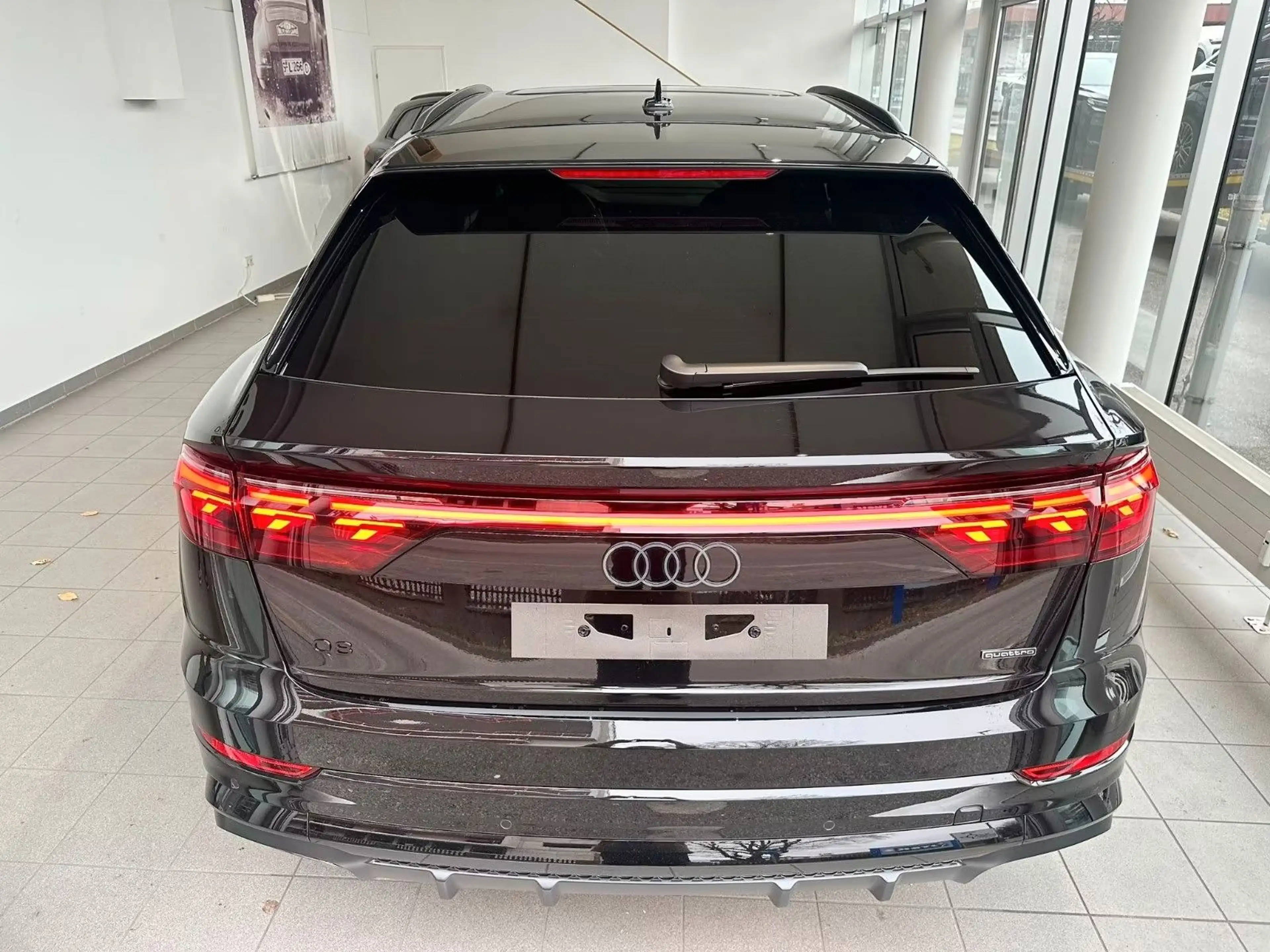 Audi Q8 TFSI Hybrid/-25%/Mass/Pan/ParkRemote/23 — photo 9