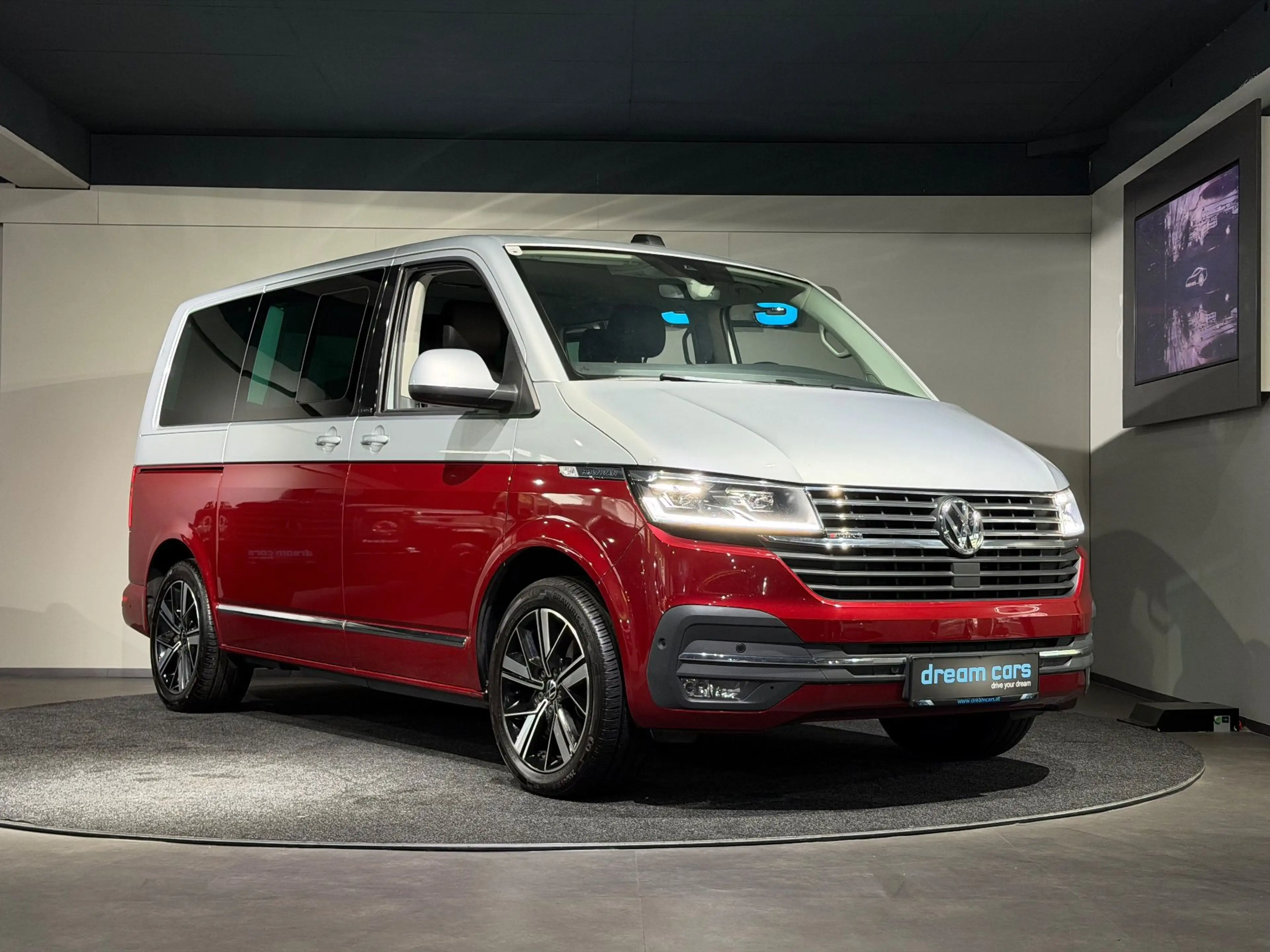 Volkswagen T6.1 Multivan T6.1 2.0 TDI 4Motion Multivan Cruise / TueTone La — photo 4