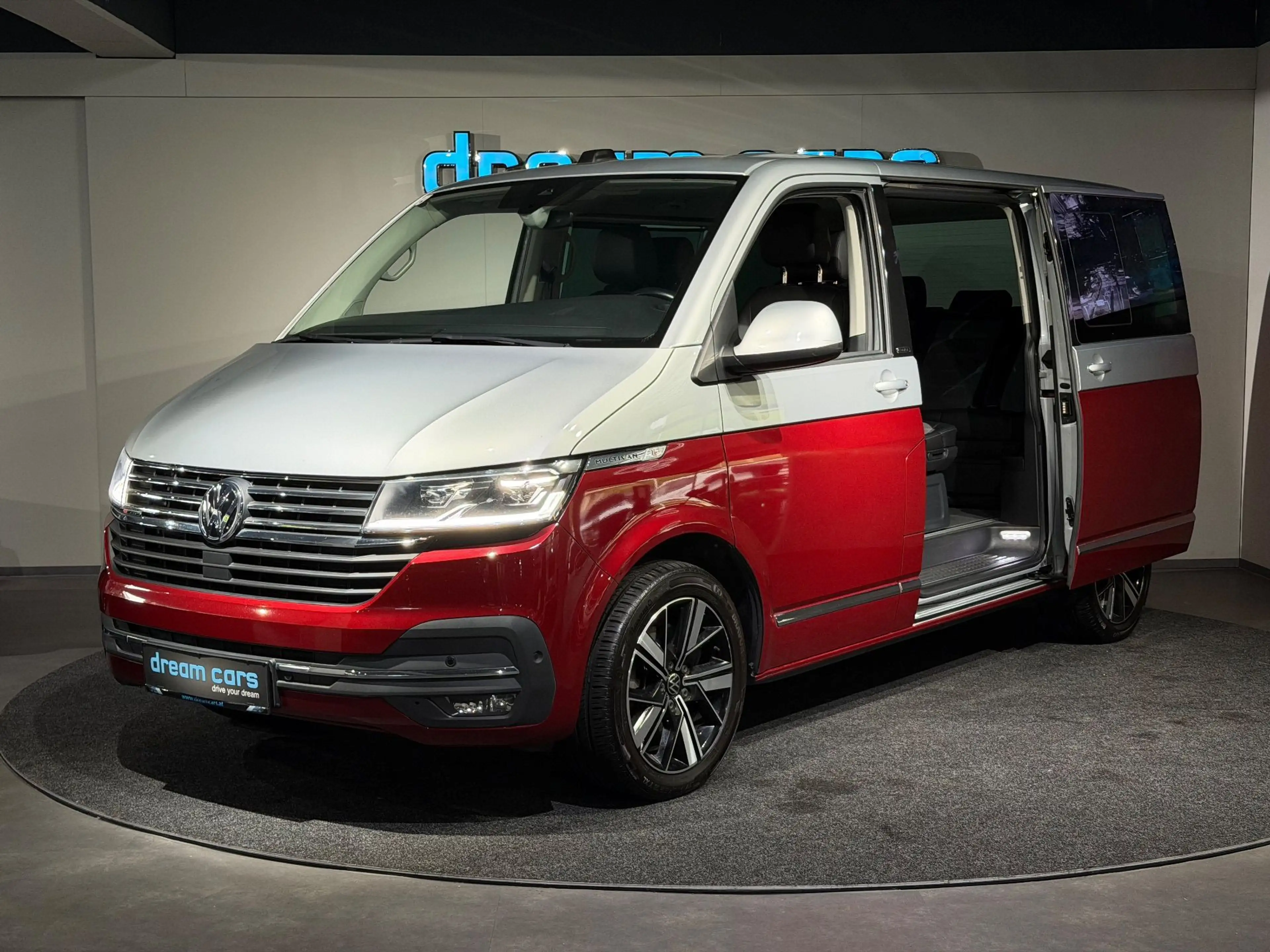 Volkswagen T6.1 Multivan T6.1 2.0 TDI 4Motion Multivan Cruise / TueTone La — photo 19