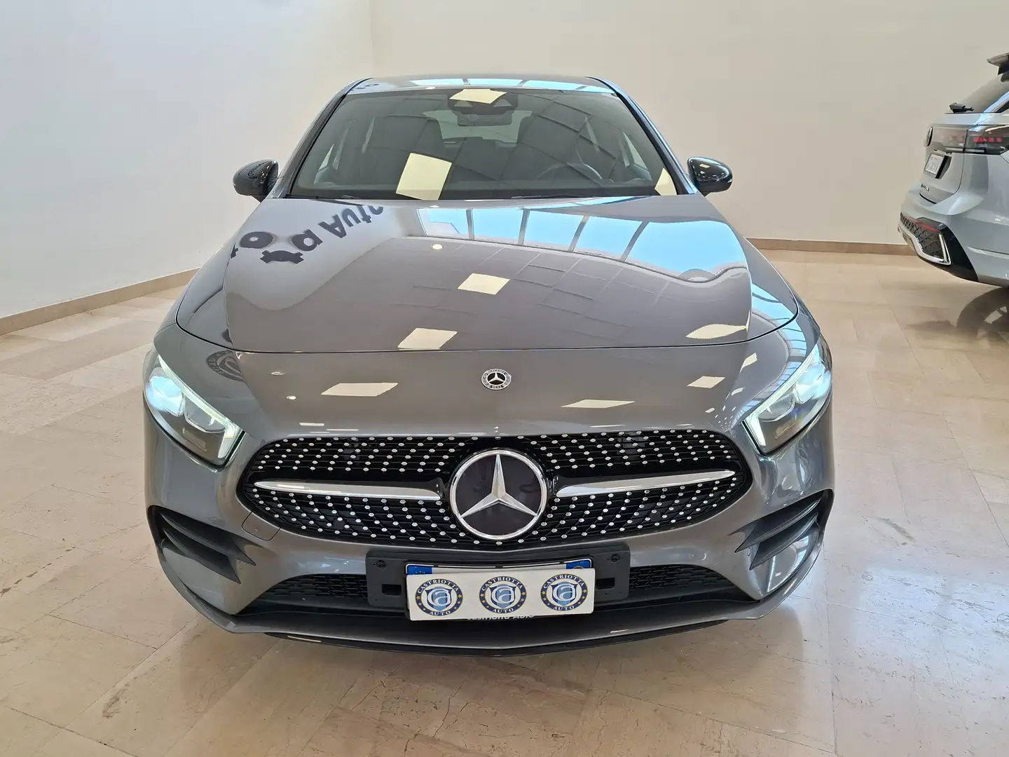 Mercedes-Benz A 180 d Premium Amg automatica KM 73.200 Grau - 2