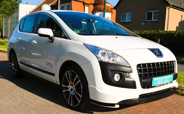 Peugeot 3008 Active,Automatik,Navi,PDC,1 J. Garantie