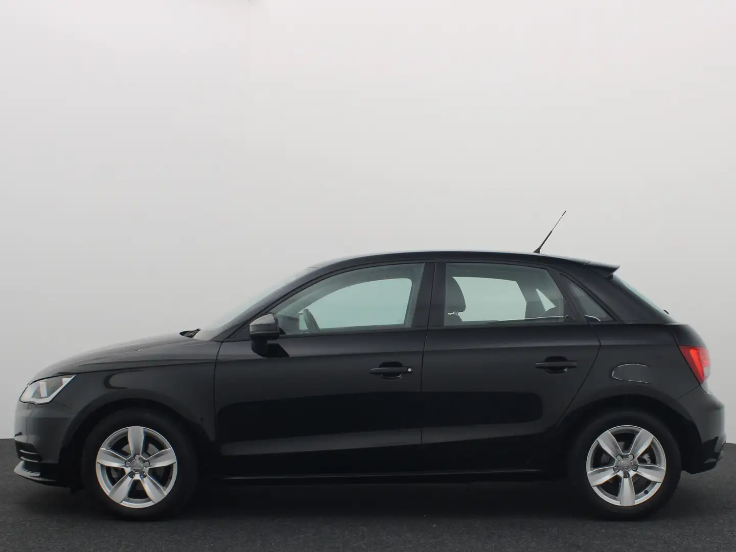 Audi A1 Sportback 1.0 TFSI Pro Line NAVI / AIRCO / BLUETOO Zwart - 2