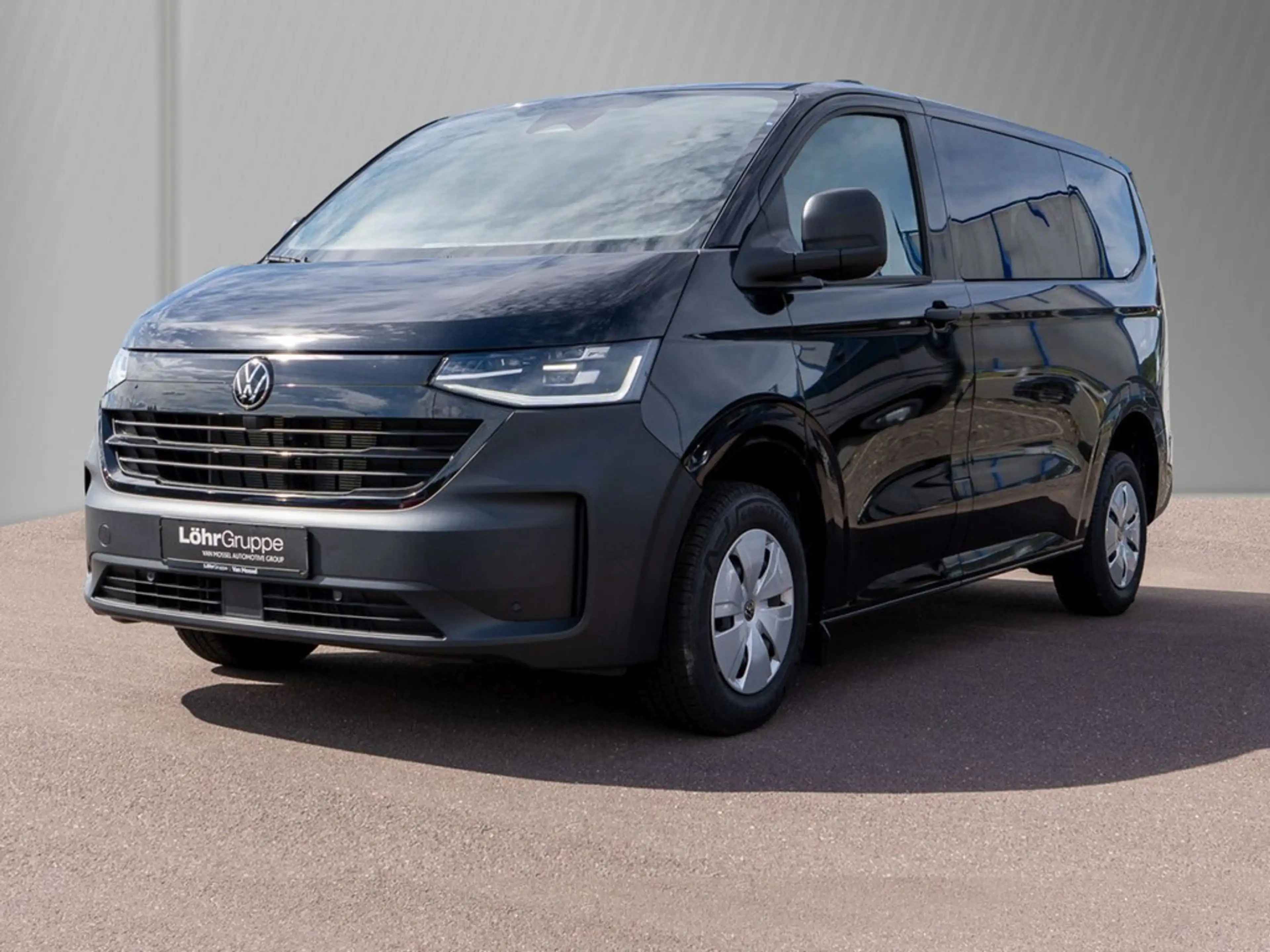 Volkswagen T7 Caravelle 2.0 TDI DSG IQ Light, Rear-View — photo 2