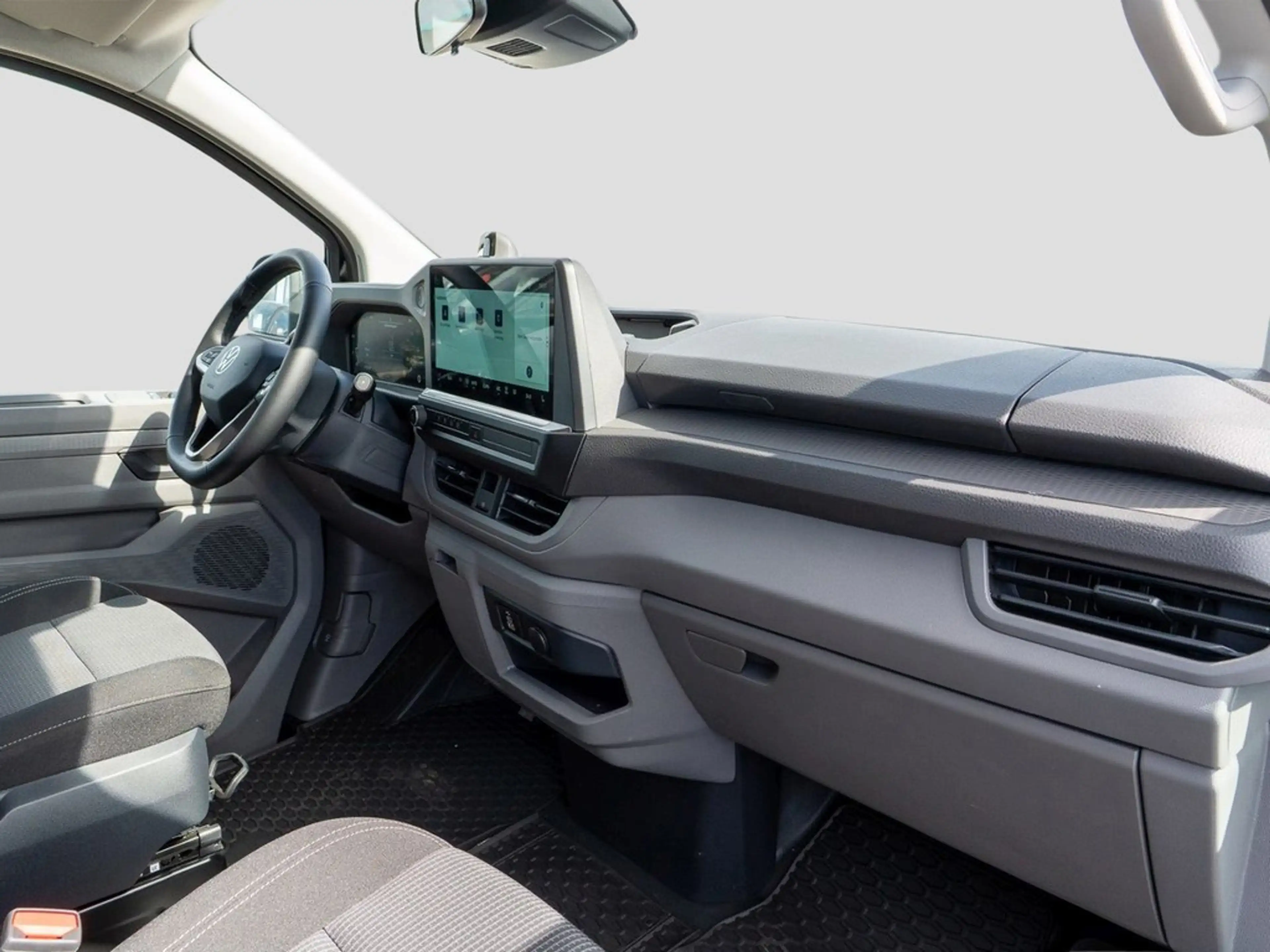Volkswagen T7 Caravelle 2.0 TDI DSG IQ Light, Rear-View — photo 8