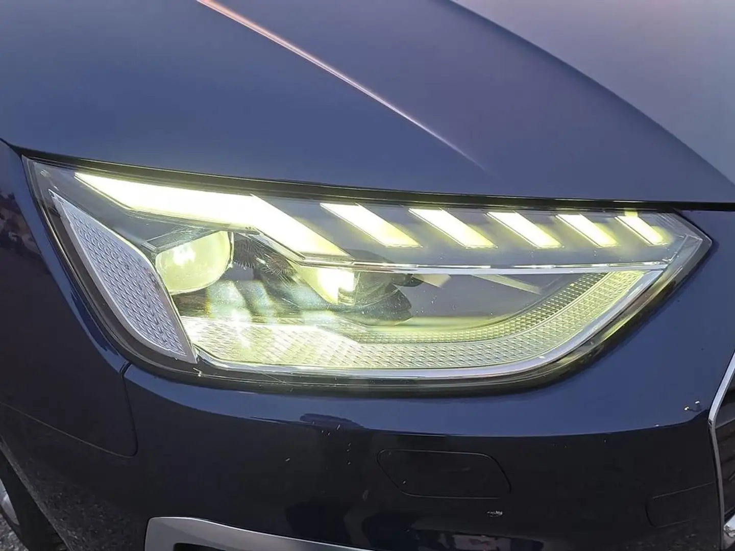 Audi A4 Avant 40 2.0 tdi mhev S line edition quattro Blau - 2