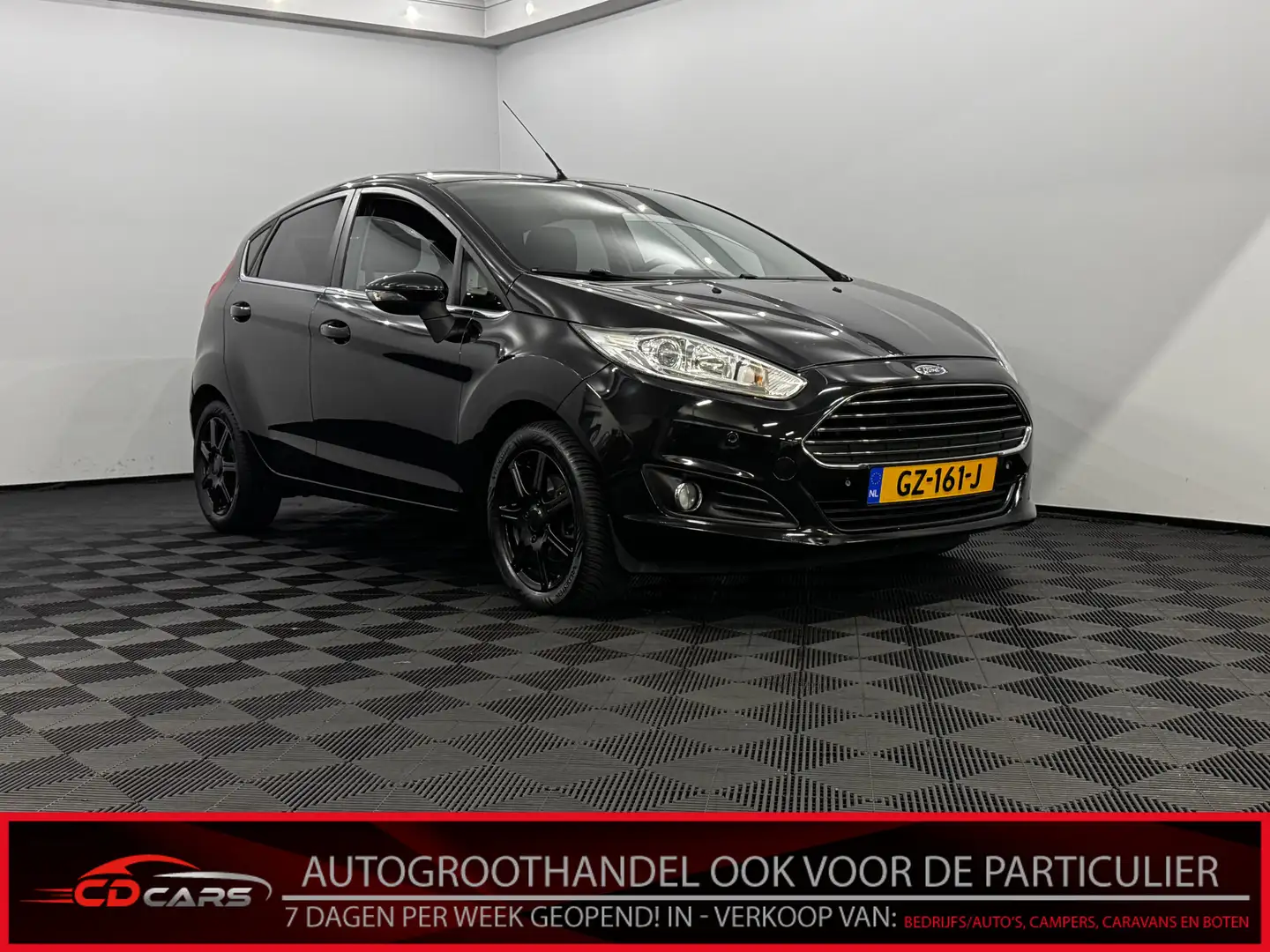 Ford Fiesta 1.0 EcoBoost Titanium Clima, Parkeersensoren, Stoe Zwart - 1