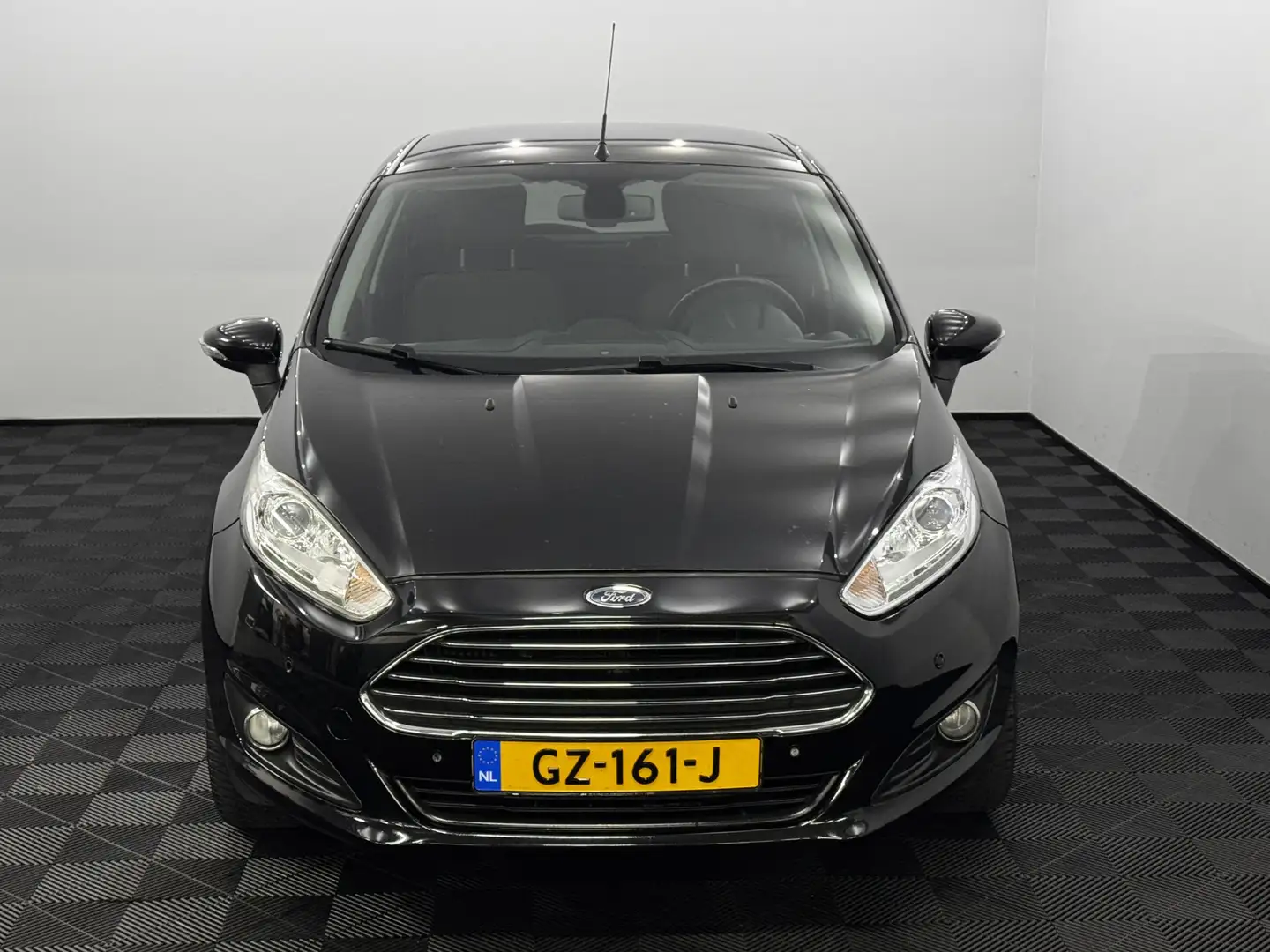 Ford Fiesta 1.0 EcoBoost Titanium Clima, Parkeersensoren, Stoe Zwart - 2
