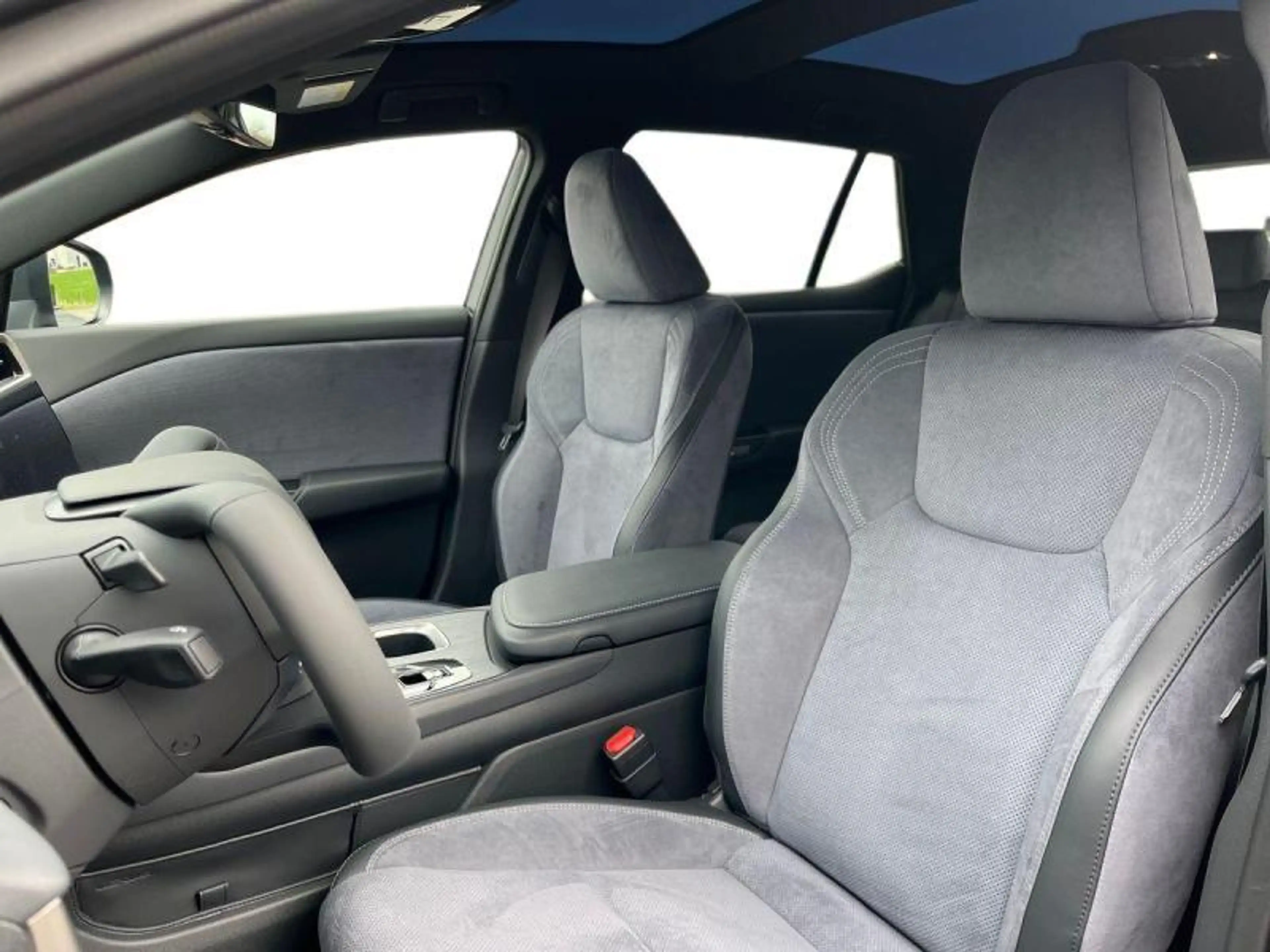 Lexus RZ Privilege Line + Yoke — photo 7