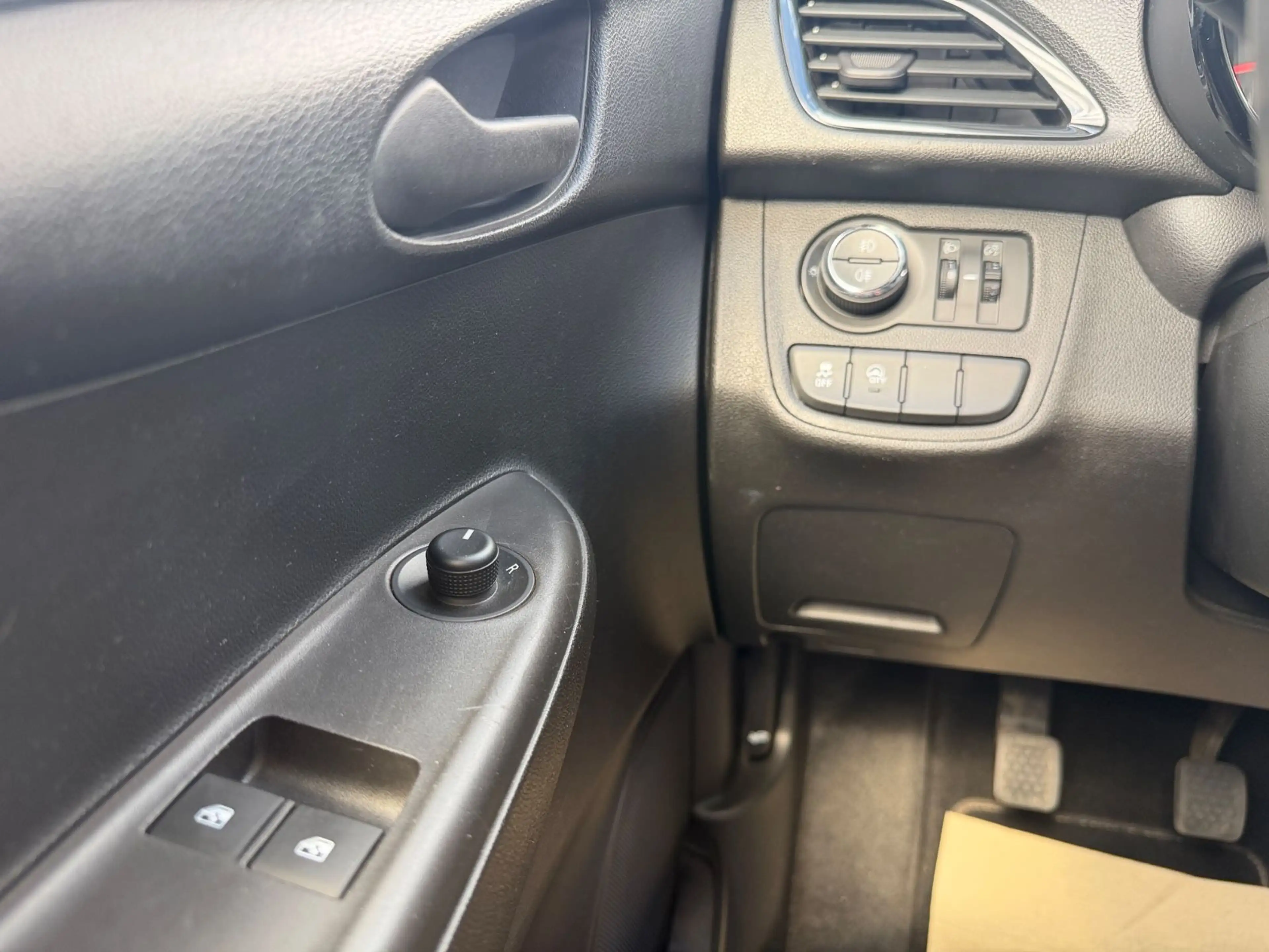 Opel Karl 1.0 Active mit Cool & Sound-Paket — photo 13