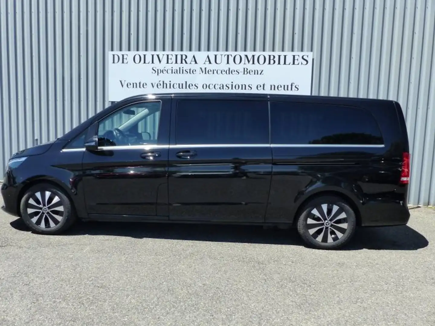 Mercedes-Benz V 220 220 d Extra-Long Avantgarde 9G-Tronic (TVA) Noir - 2