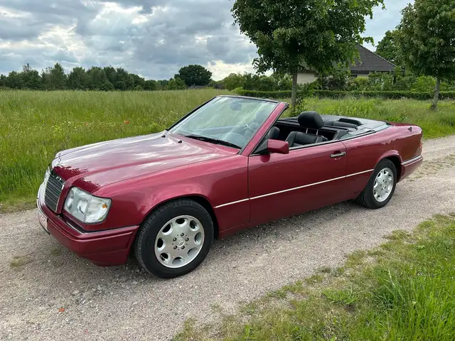 Mercedes-Benz E 320