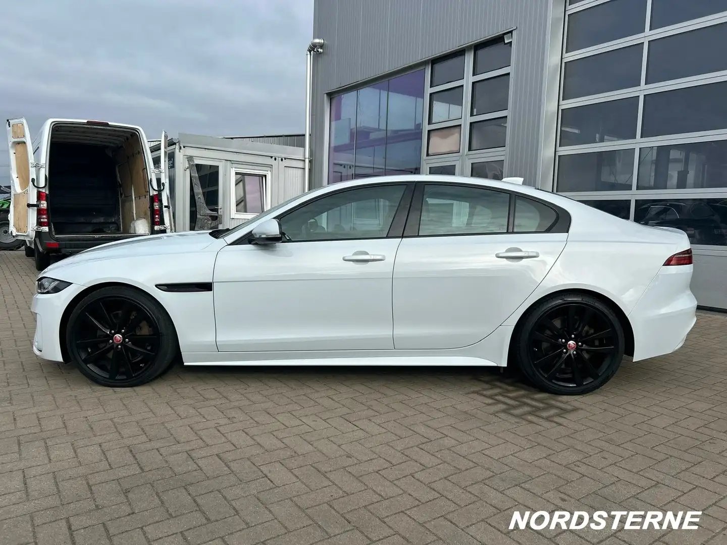 Jaguar XE XE D180 R-Dynamic S AWD LED+KAMERA+ACC+LEDER Blanco - 2