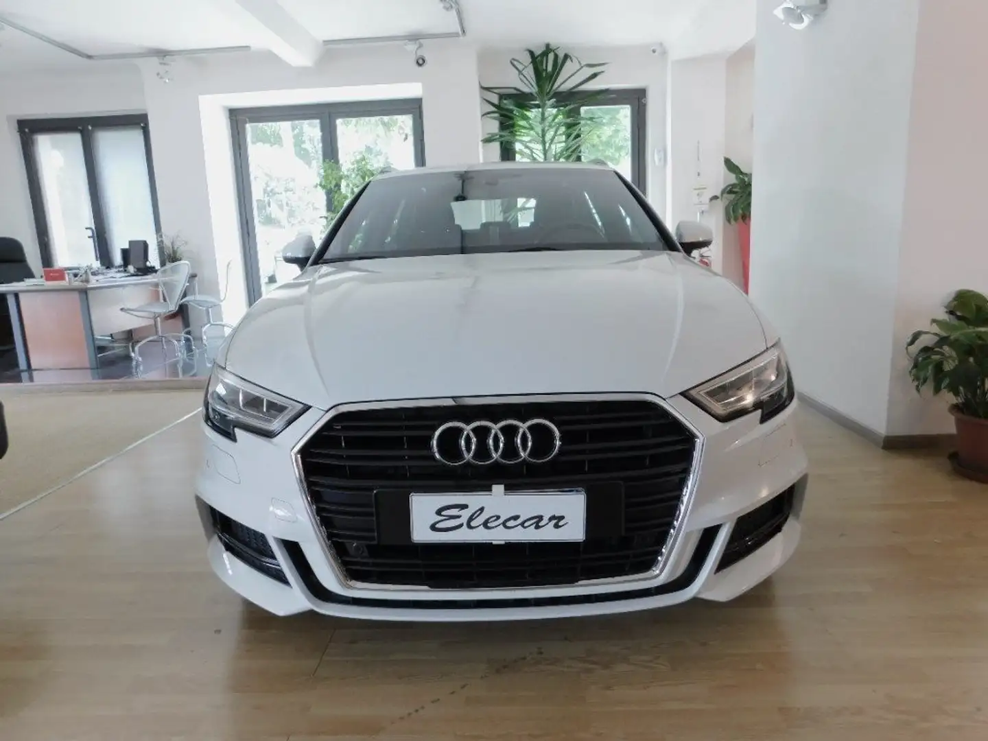 Audi A3 SPB 30 TFSI Admired PAC. S LINE Wit - 2