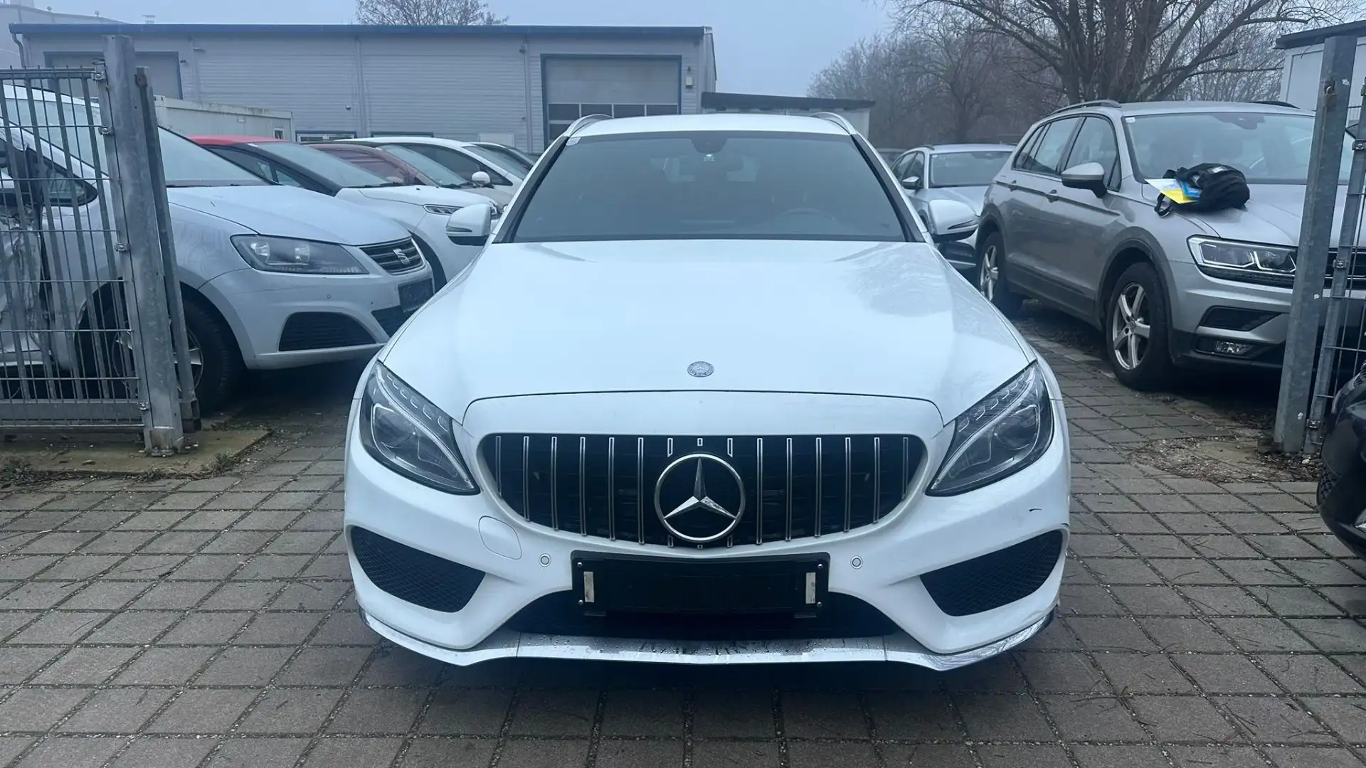 Mercedes-Benz C 180 AMG Line 175469Km Serviceheft Weiß - 2