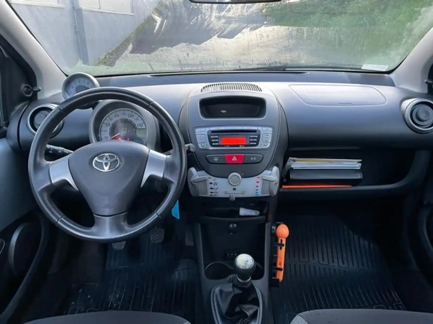 Toyota BB Aygo 5p 1.0 Now Connect Grigio - 1