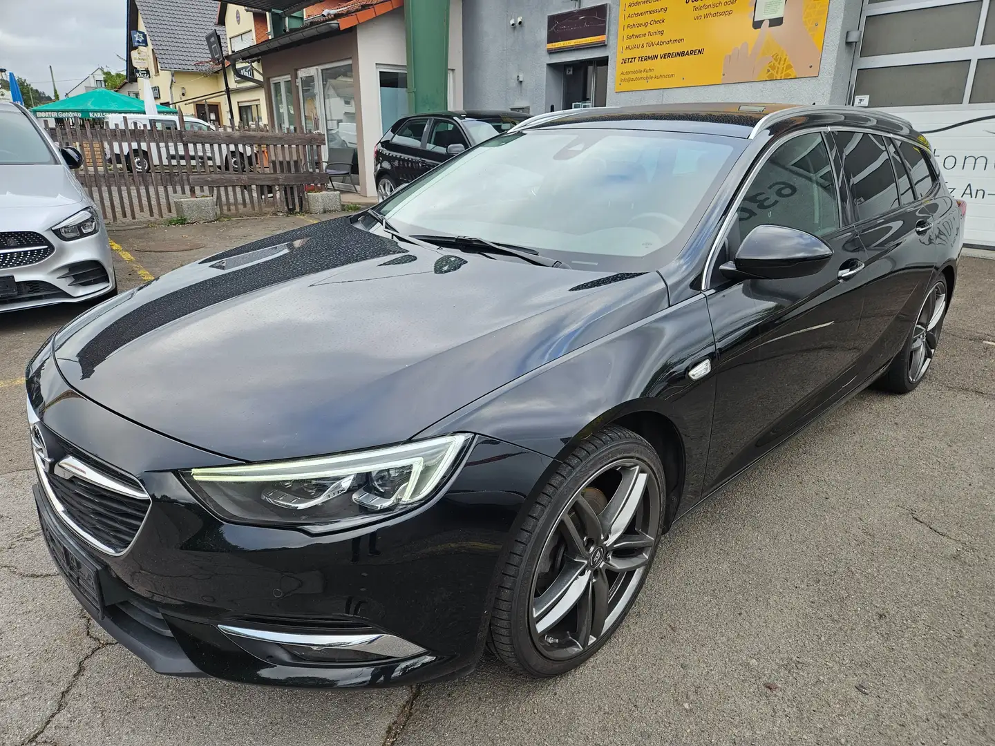 Opel Insignia Innovation Schwarz - 1