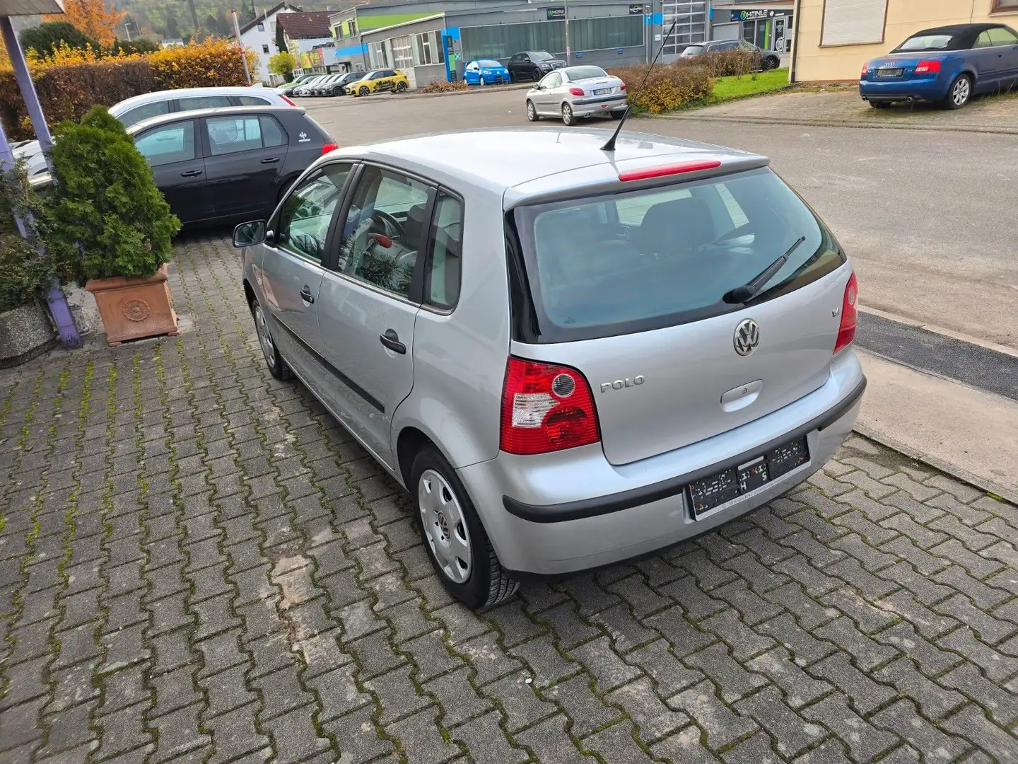 Volkswagen Polo IV Basis Lederausstattung TÜV neu Silber - 2