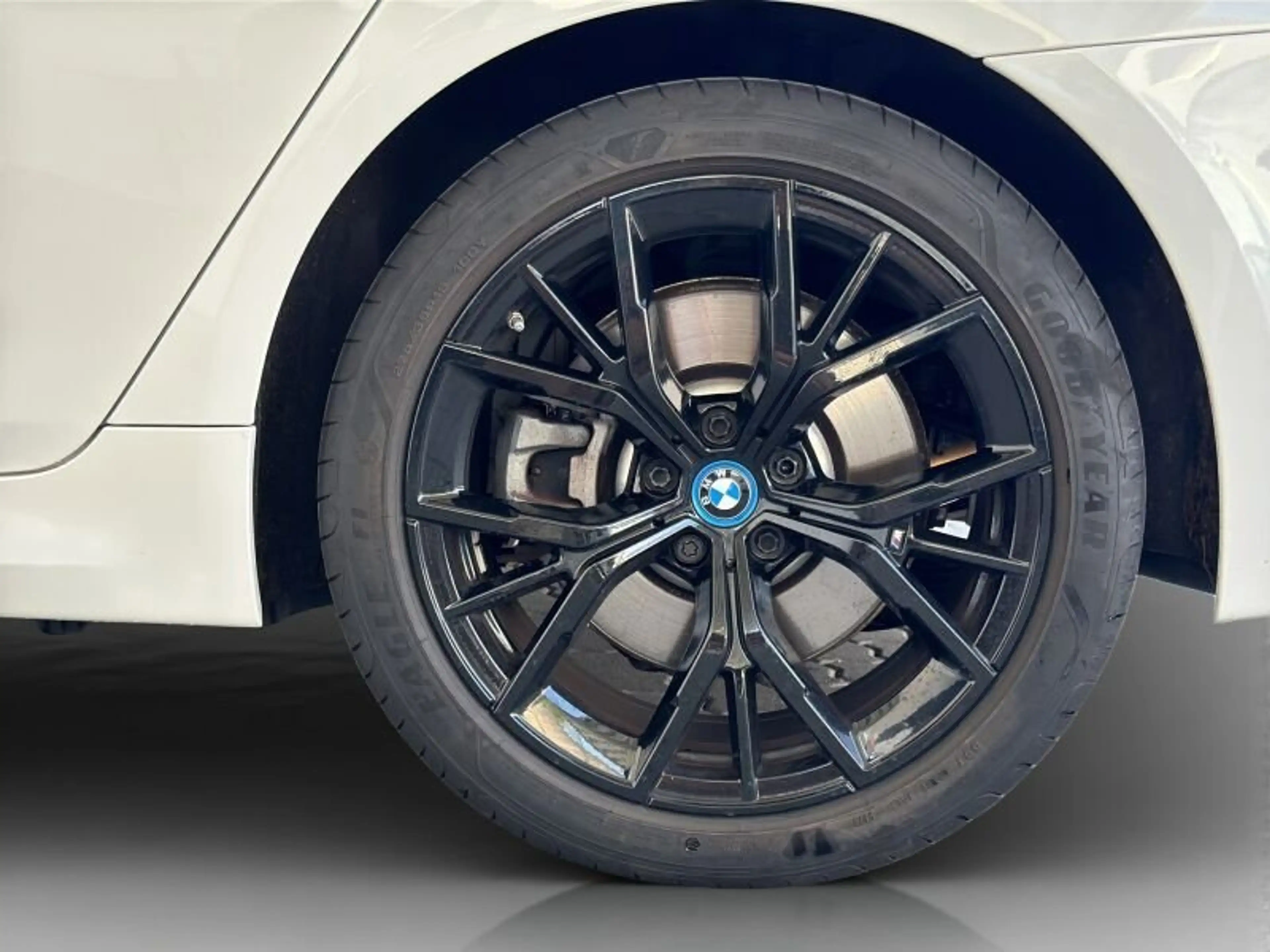 BMW 545 e xDrive Lim. M Sport Navi.Laser.HuD.AHK.ACC — photo 11