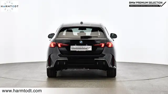 BMW 1 Series view 4