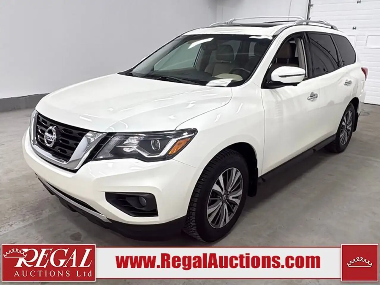 Nissan Pathfinder снимка Nissan Pathfinder
