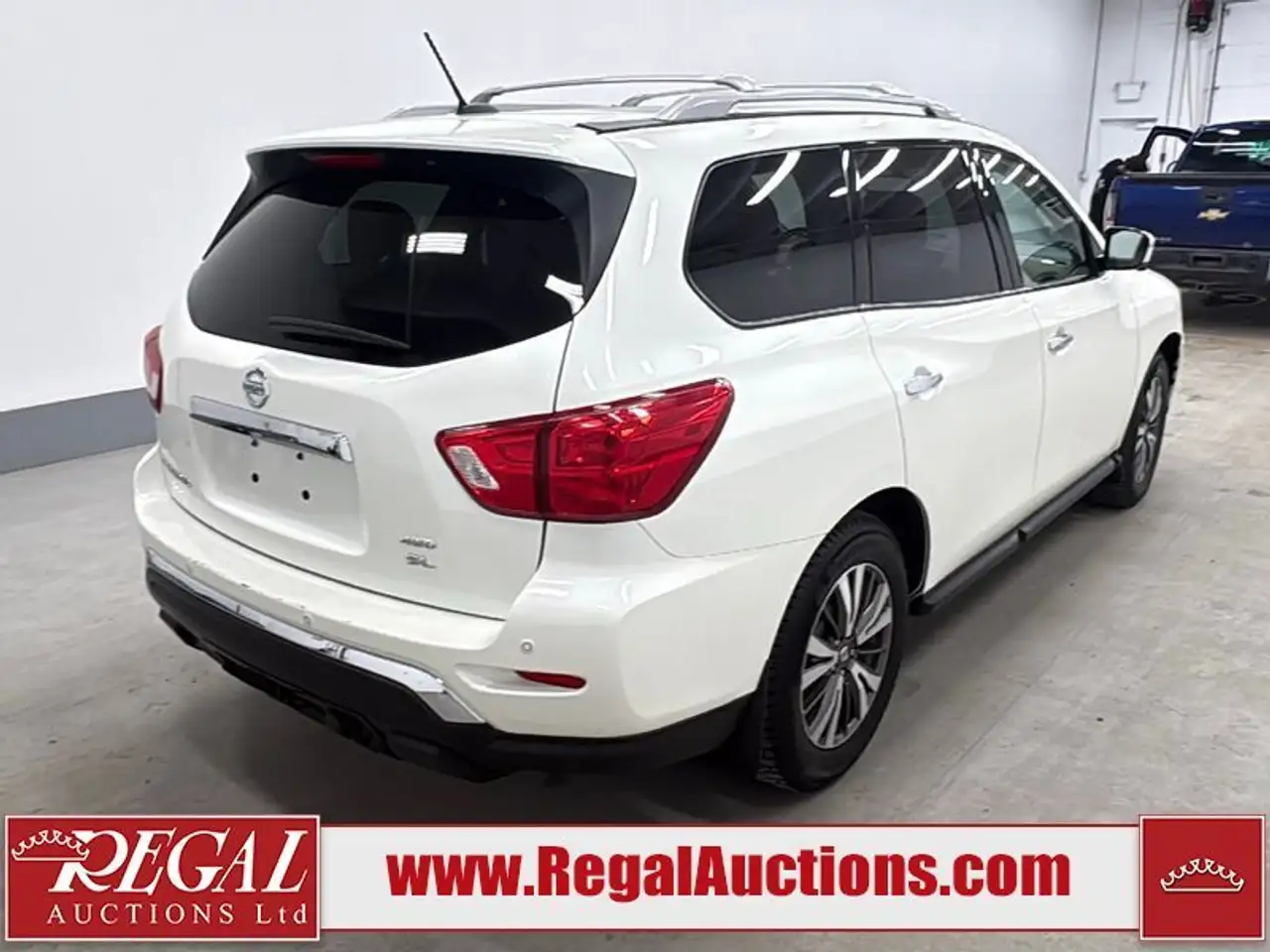 Nissan Pathfinder снимка Nissan Pathfinder