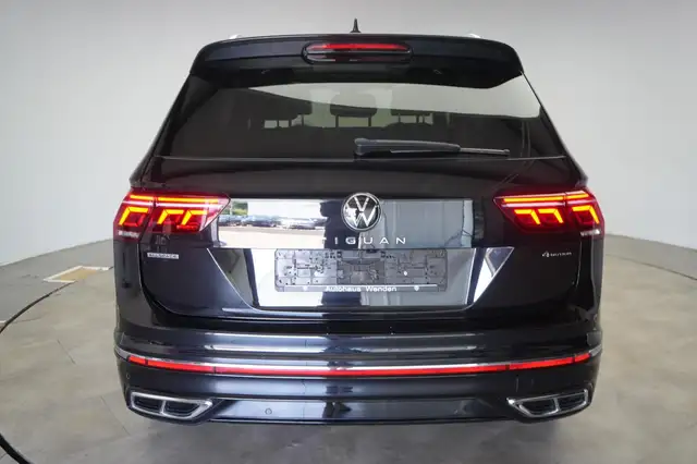 Volkswagen Tiguan Allspace view 6