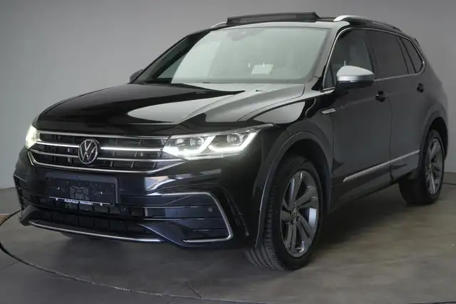 Volkswagen Tiguan Allspace view 3