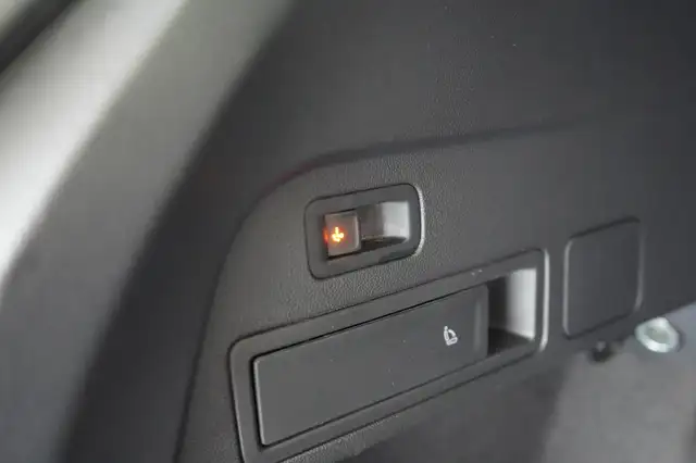 Volkswagen Tiguan Allspace view 10