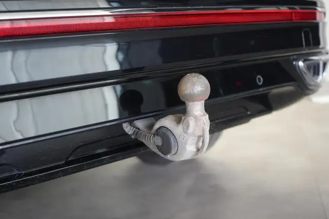 Volkswagen Tiguan Allspace view 11