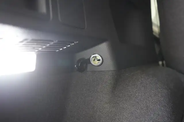 Volkswagen Tiguan Allspace view 9