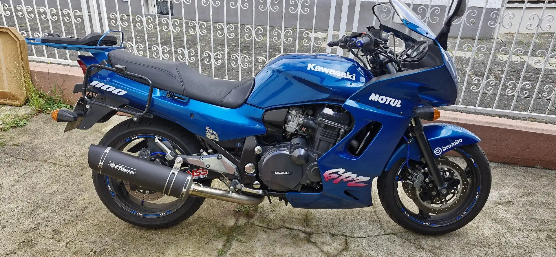 Kawasaki GPZ 1100 Azul - 2