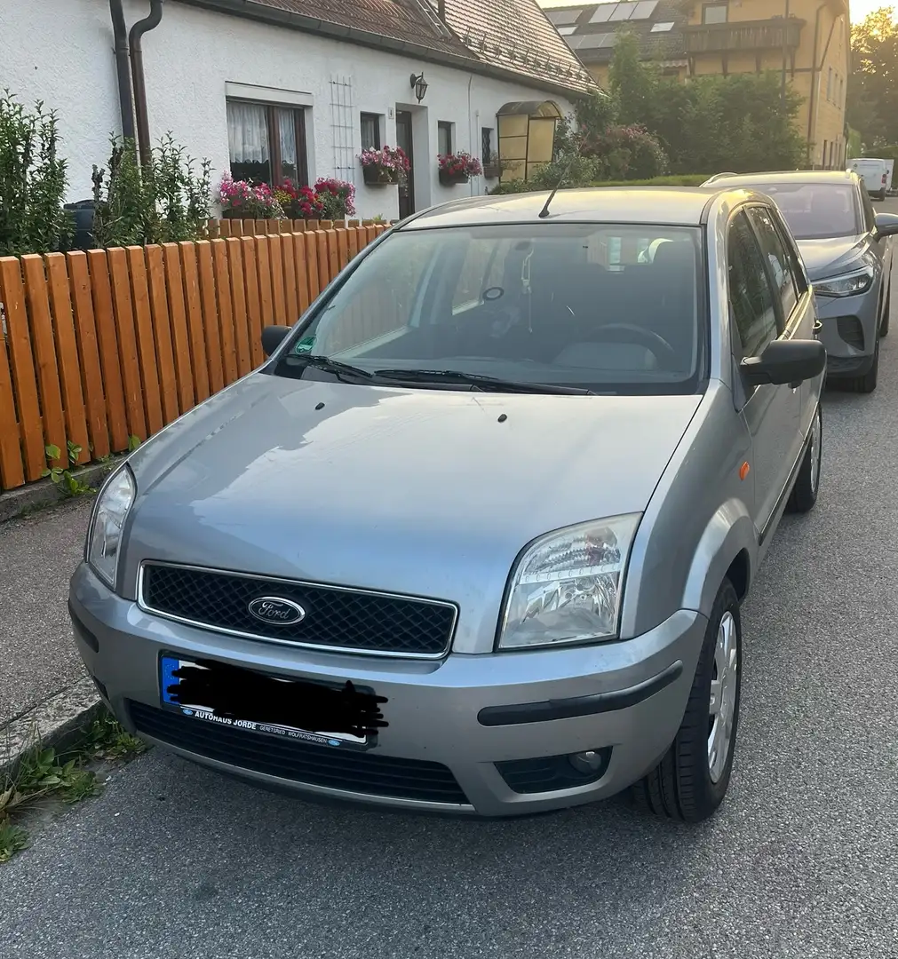 Ford Fusion Elegance 2. Hand 8-fach bereift Sommerreifen neu! Gris - 1