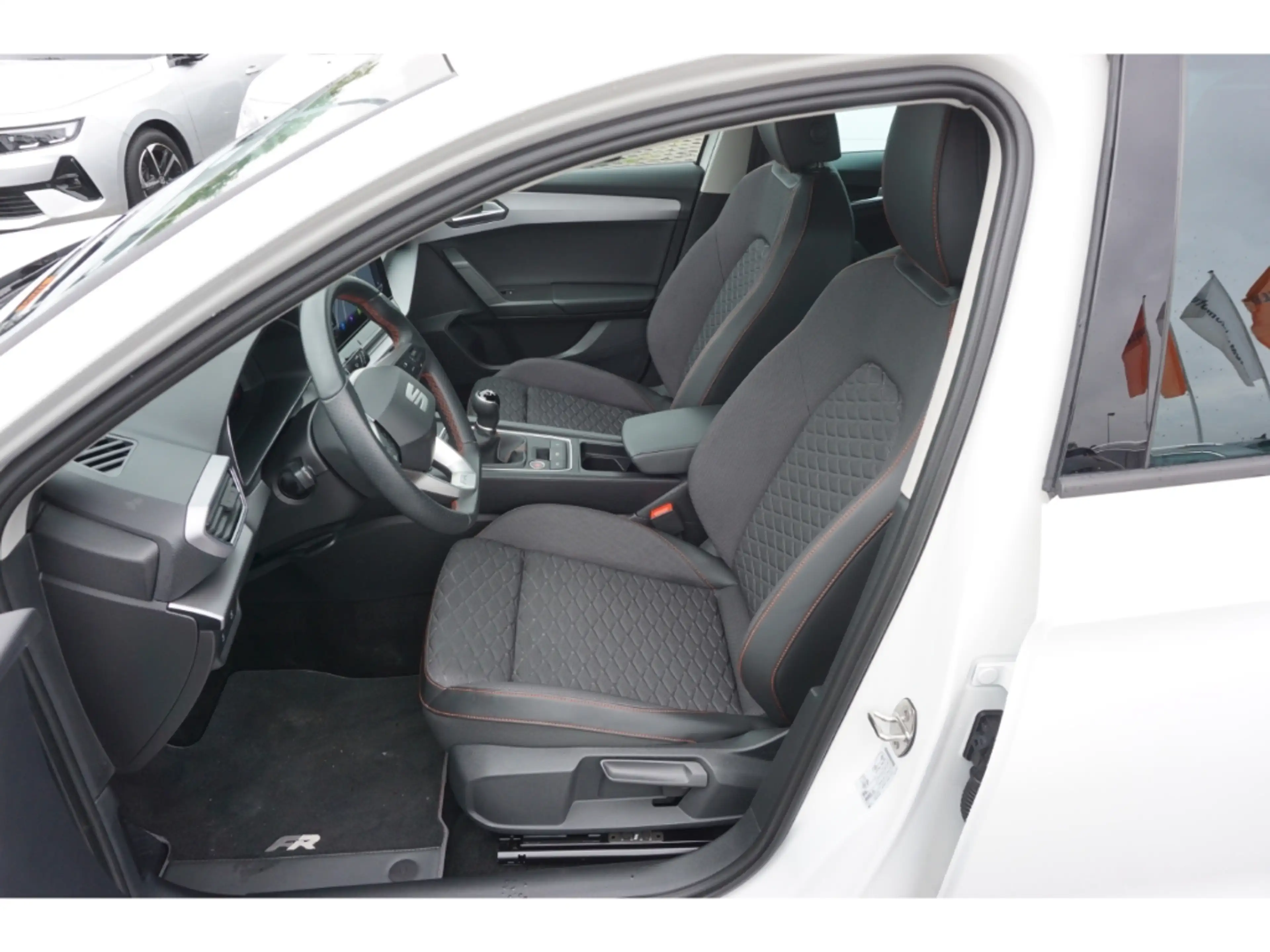 SEAT Leon 1.5TSI FR-Navi-Winterpaket-Klimaauto-AbstTempo-EU6 — photo 15