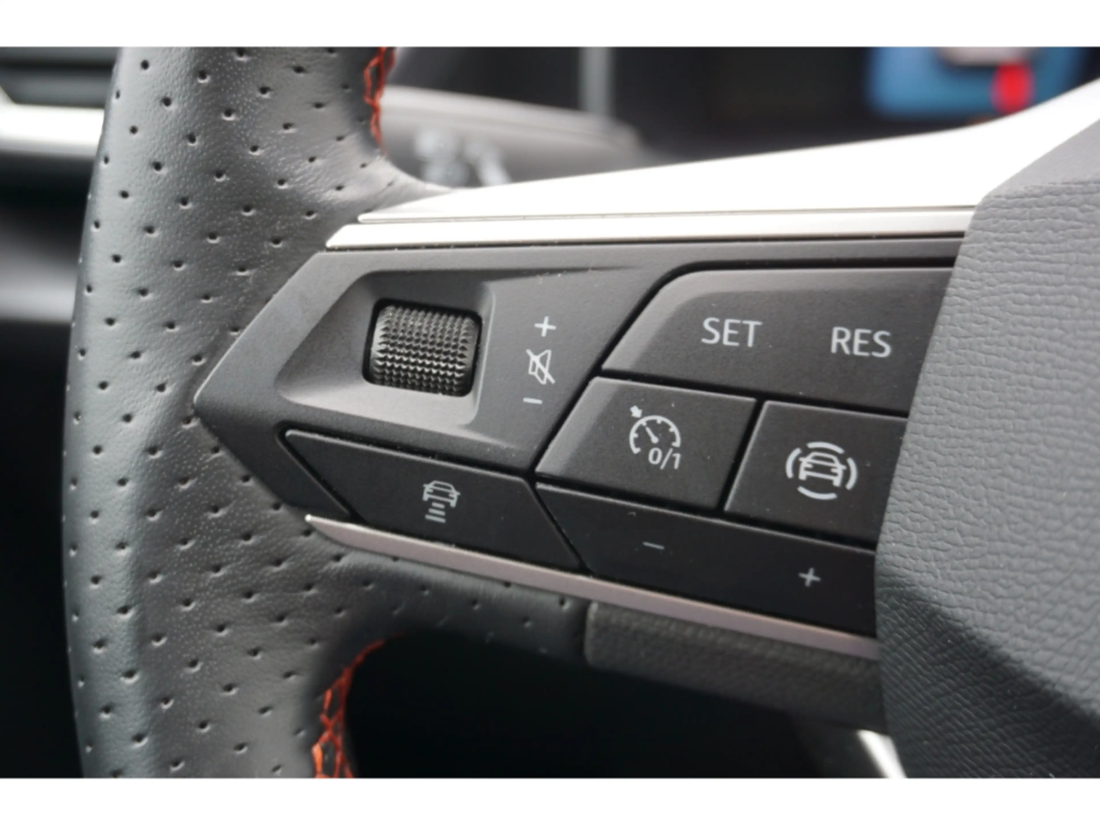 SEAT Leon 1.5TSI FR-Navi-Winterpaket-Klimaauto-AbstTempo-EU6 — photo 11