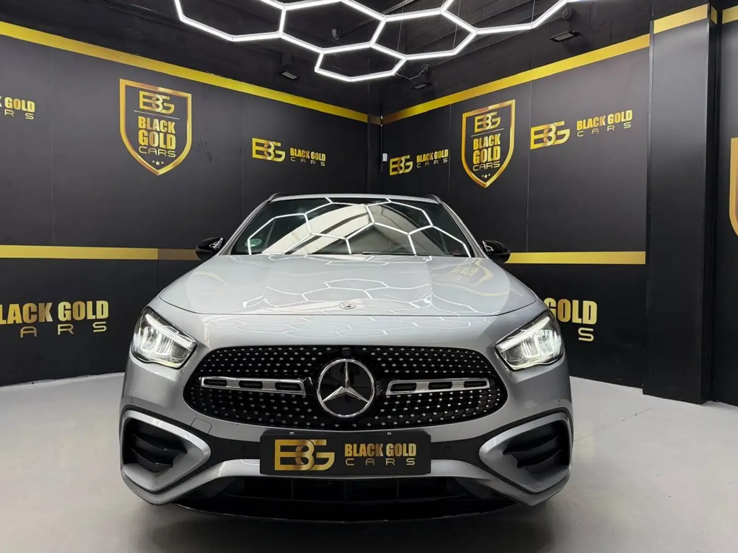 Mercedes-Benz GLA 200 D Gris - 2
