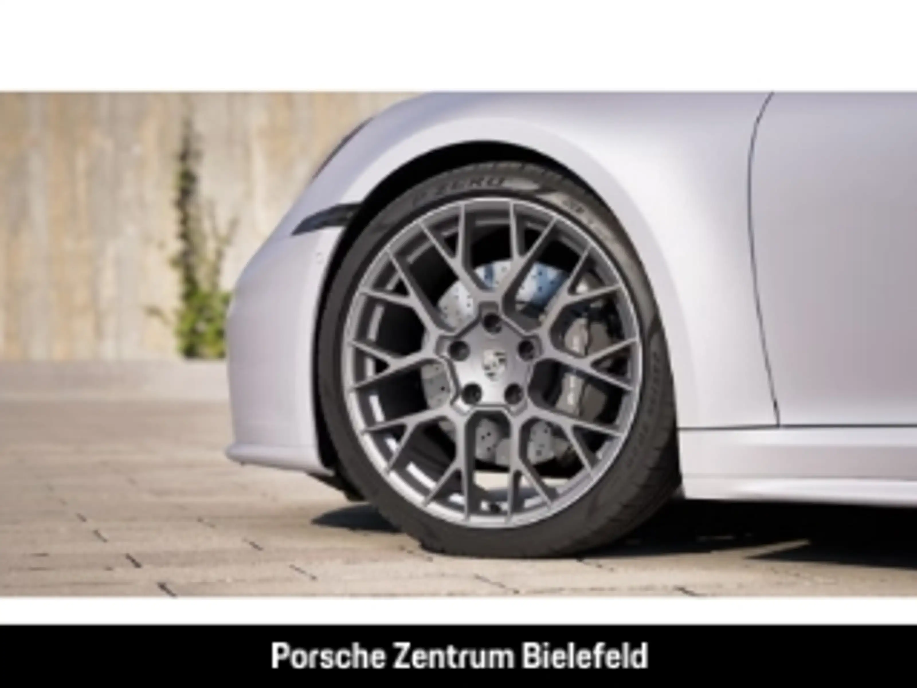 Porsche 992 911 Carrera Cabriolet InnoDrive Sportabgas — photo 2