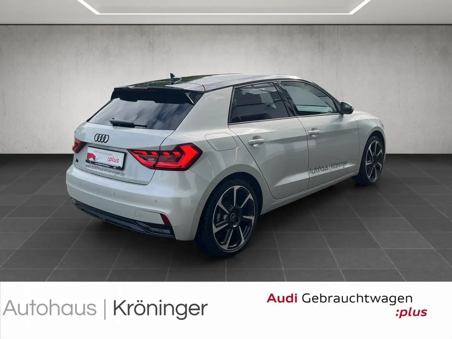 Audi A1 Sportback advanced 30 TFSI DSG LED ACC Schwarz - 2