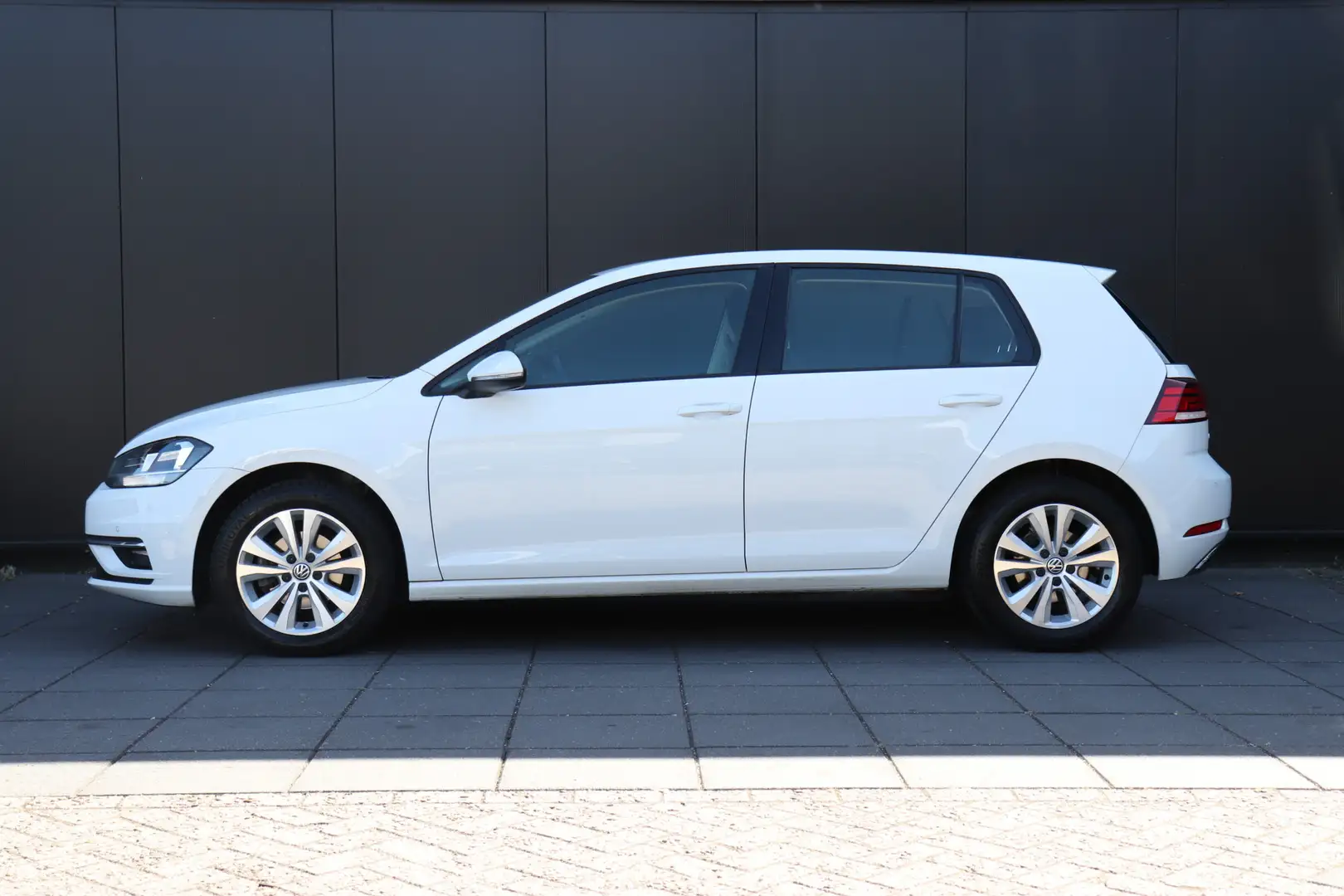 Volkswagen Golf 1.0 TSI Comfortline | NAVI | LMV | CLIMA | PDC | Wit - 2