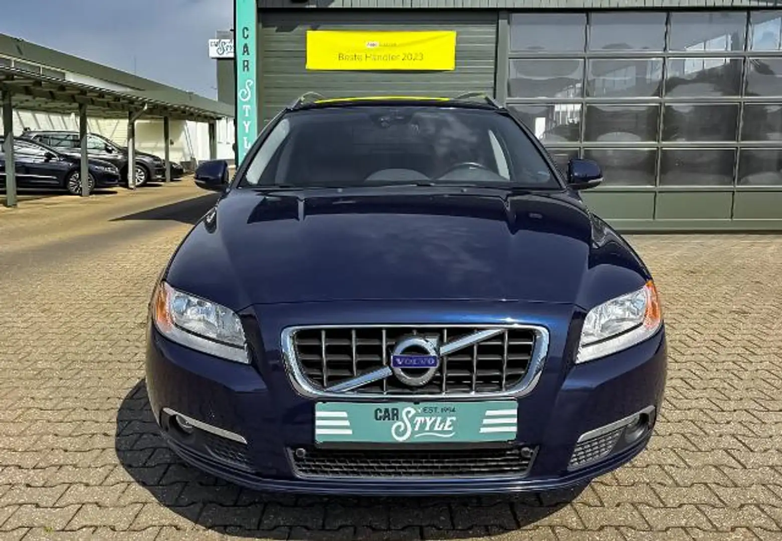 Volvo V70 Ocean Race Blau - 2