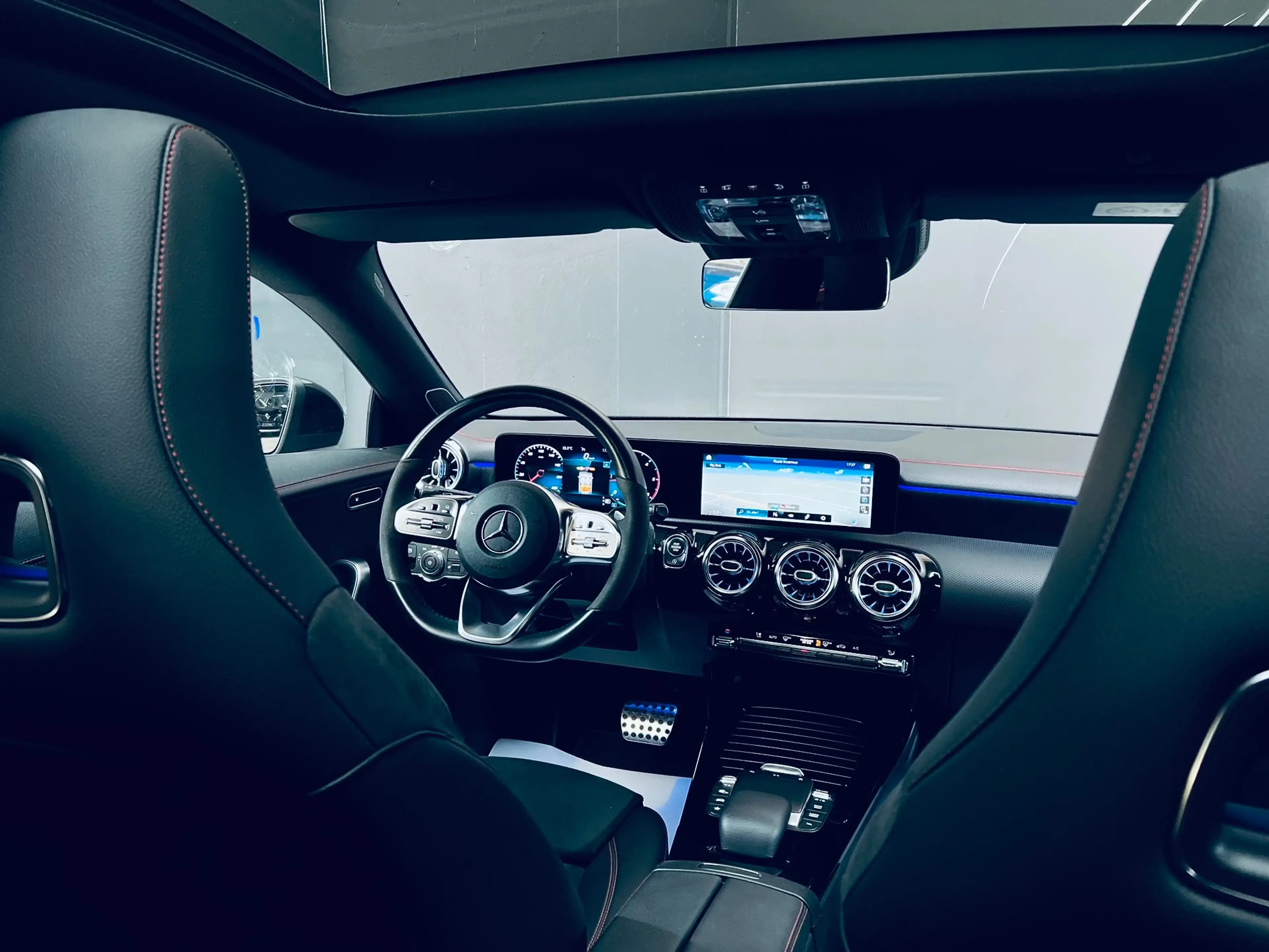 Mercedes-Benz CLA 220 d**PACK AMG**BOITE AUTOMATIQUE**TOIT PANO** — photo 14