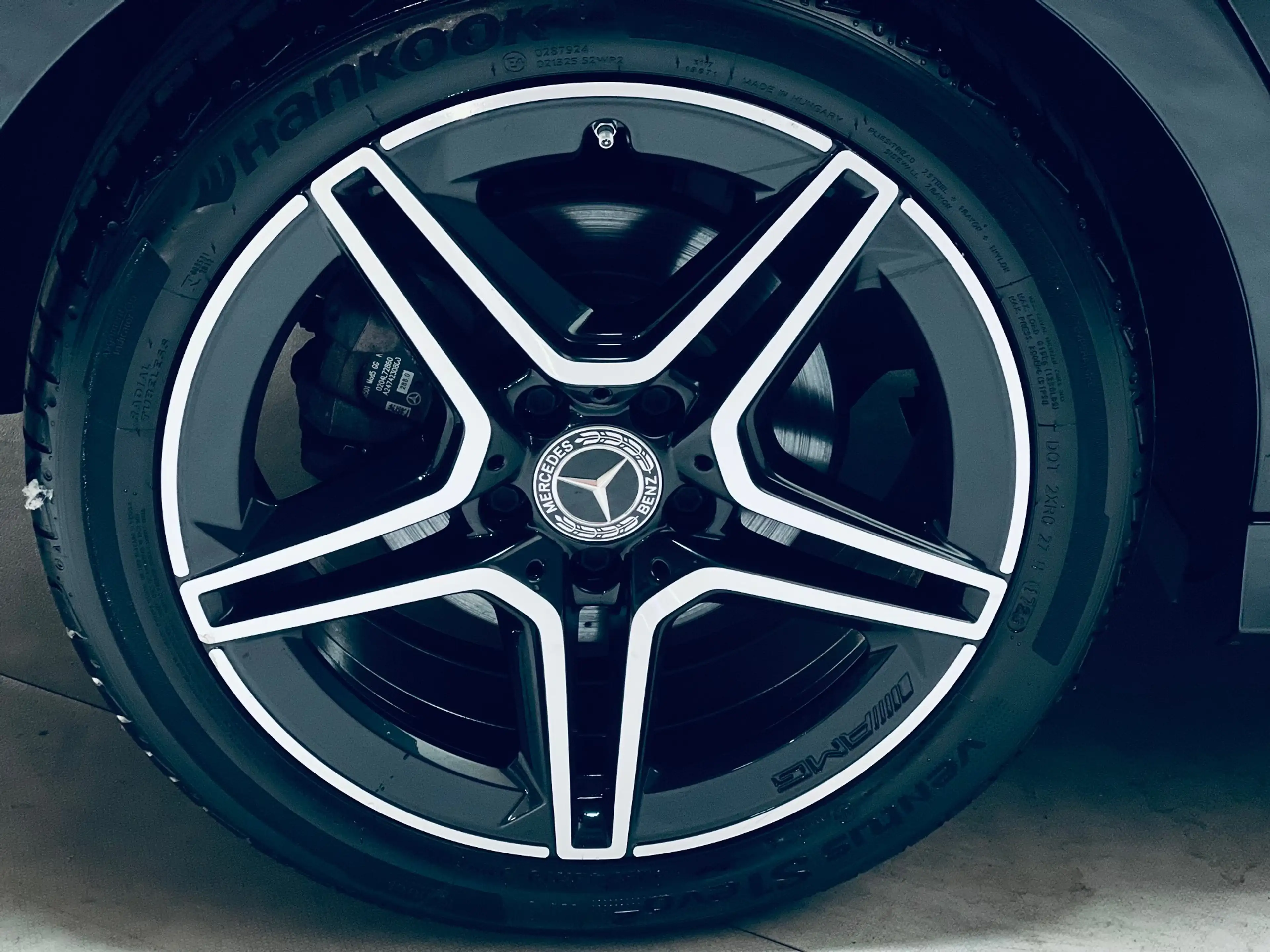 Mercedes-Benz CLA 220 d**PACK AMG**BOITE AUTOMATIQUE**TOIT PANO** — photo 9