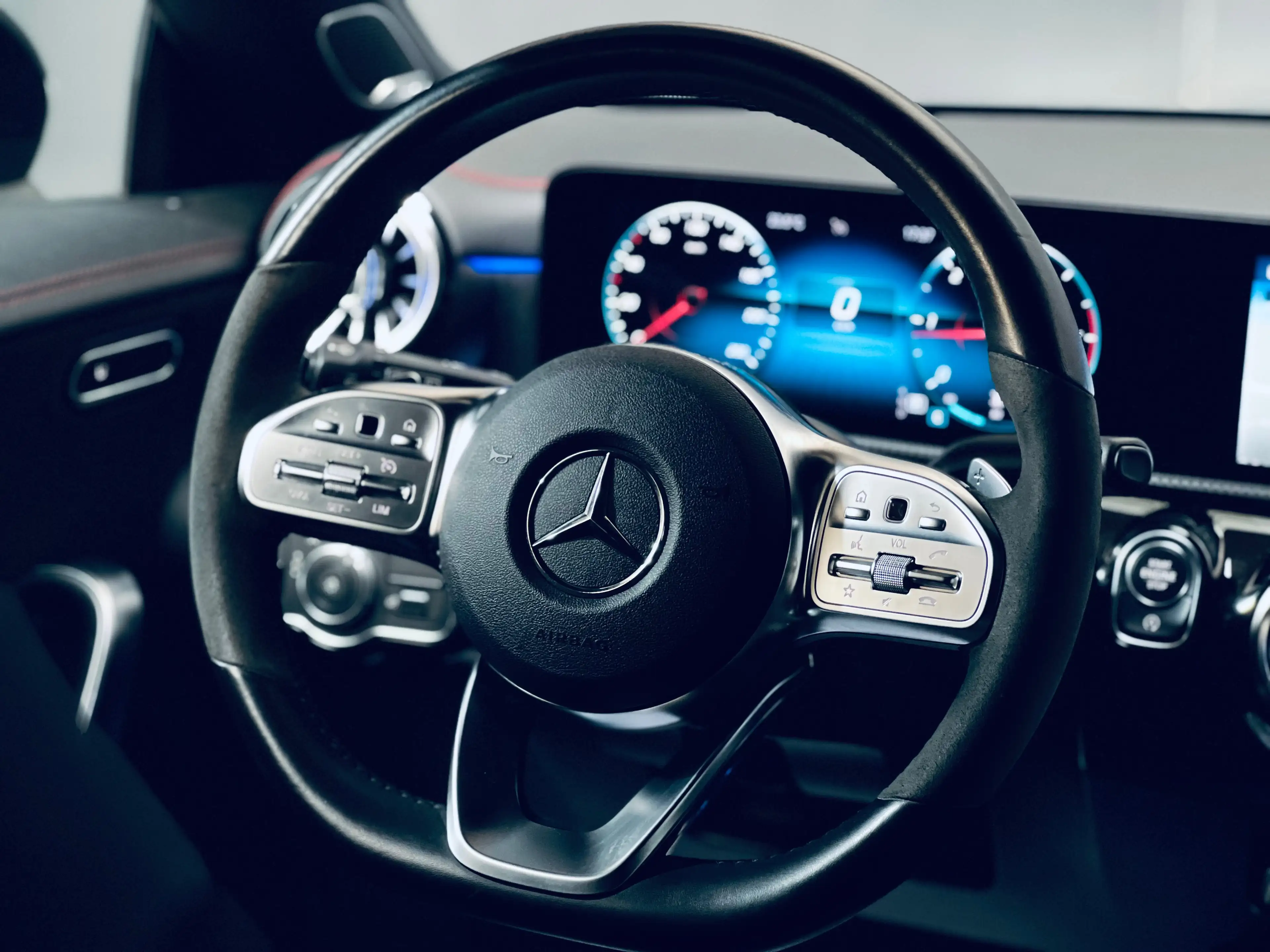 Mercedes-Benz CLA 220 d**PACK AMG**BOITE AUTOMATIQUE**TOIT PANO** — photo 15