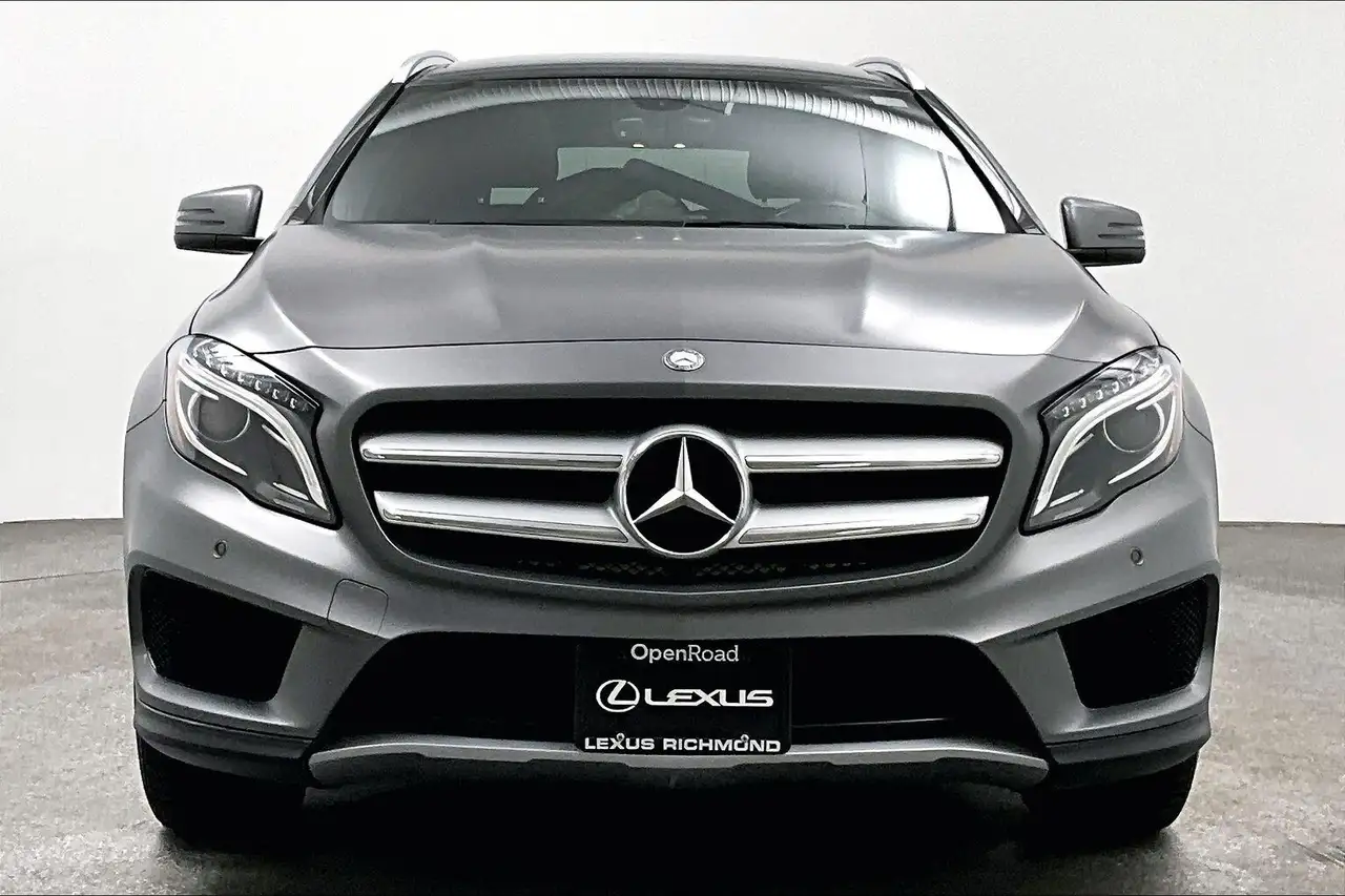 Mercedes-Benz GLA снимка Mercedes-Benz GLA