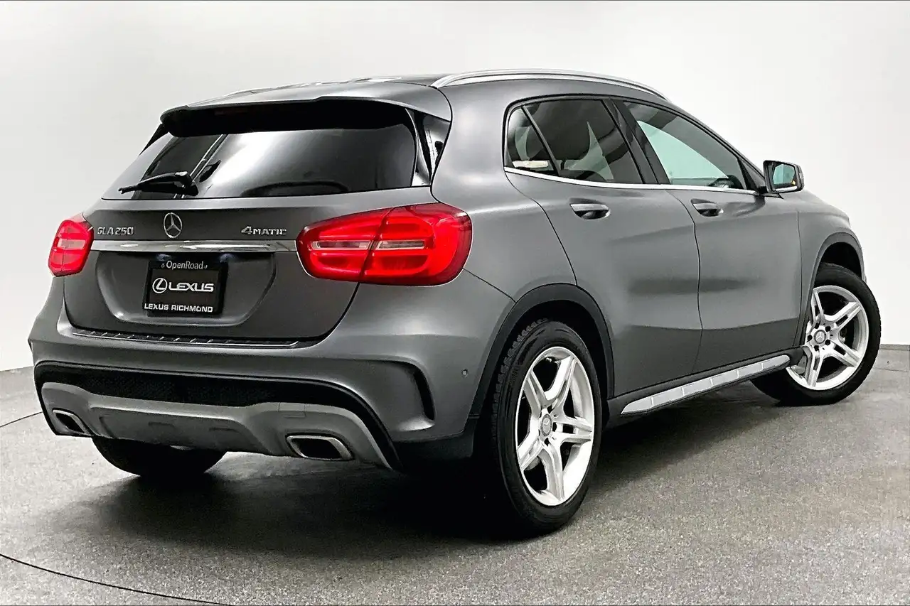 Mercedes-Benz GLA снимка Mercedes-Benz GLA