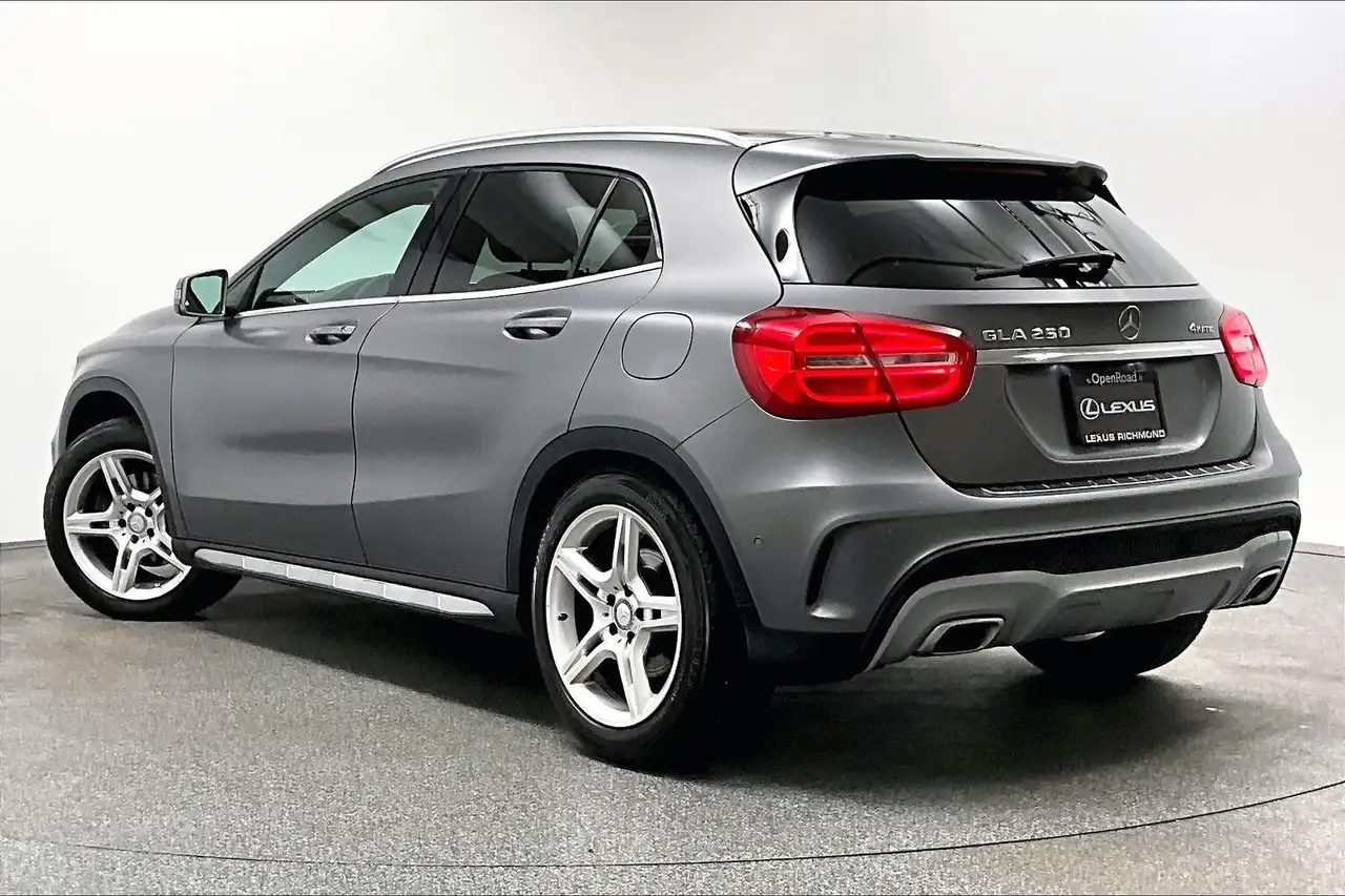 Mercedes-Benz GLA снимка Mercedes-Benz GLA