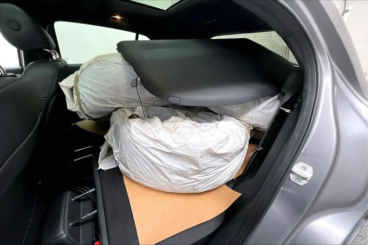 Mercedes-Benz GLA снимка Mercedes-Benz GLA