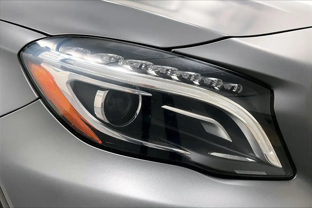 Mercedes-Benz GLA снимка Mercedes-Benz GLA