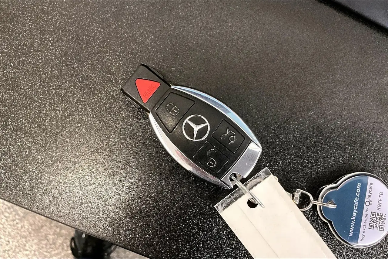 Mercedes-Benz GLA снимка Mercedes-Benz GLA