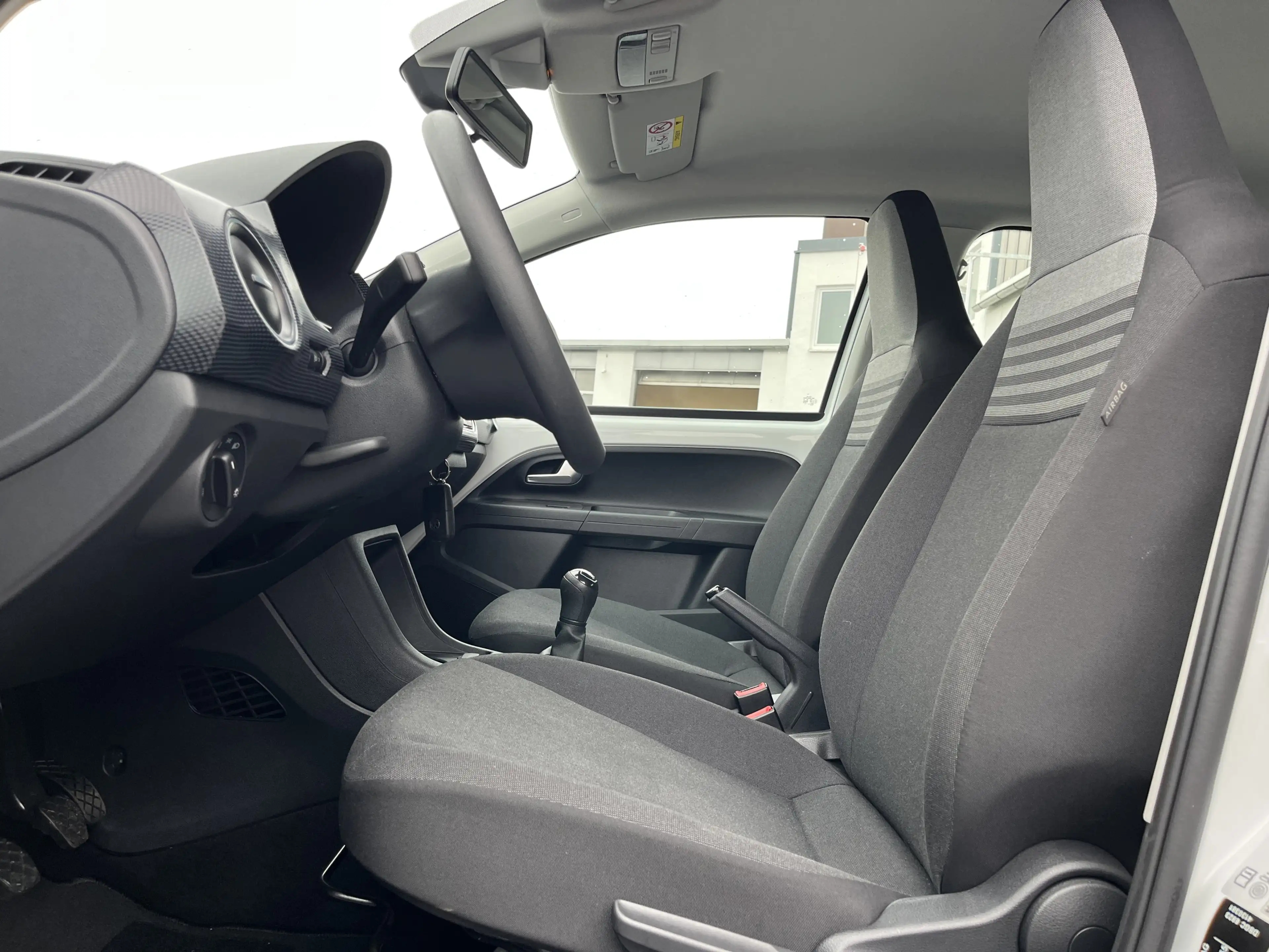 Volkswagen up! 1.0 56€ m.20% Anz. move up! SHZ DAB Klima — photo 13