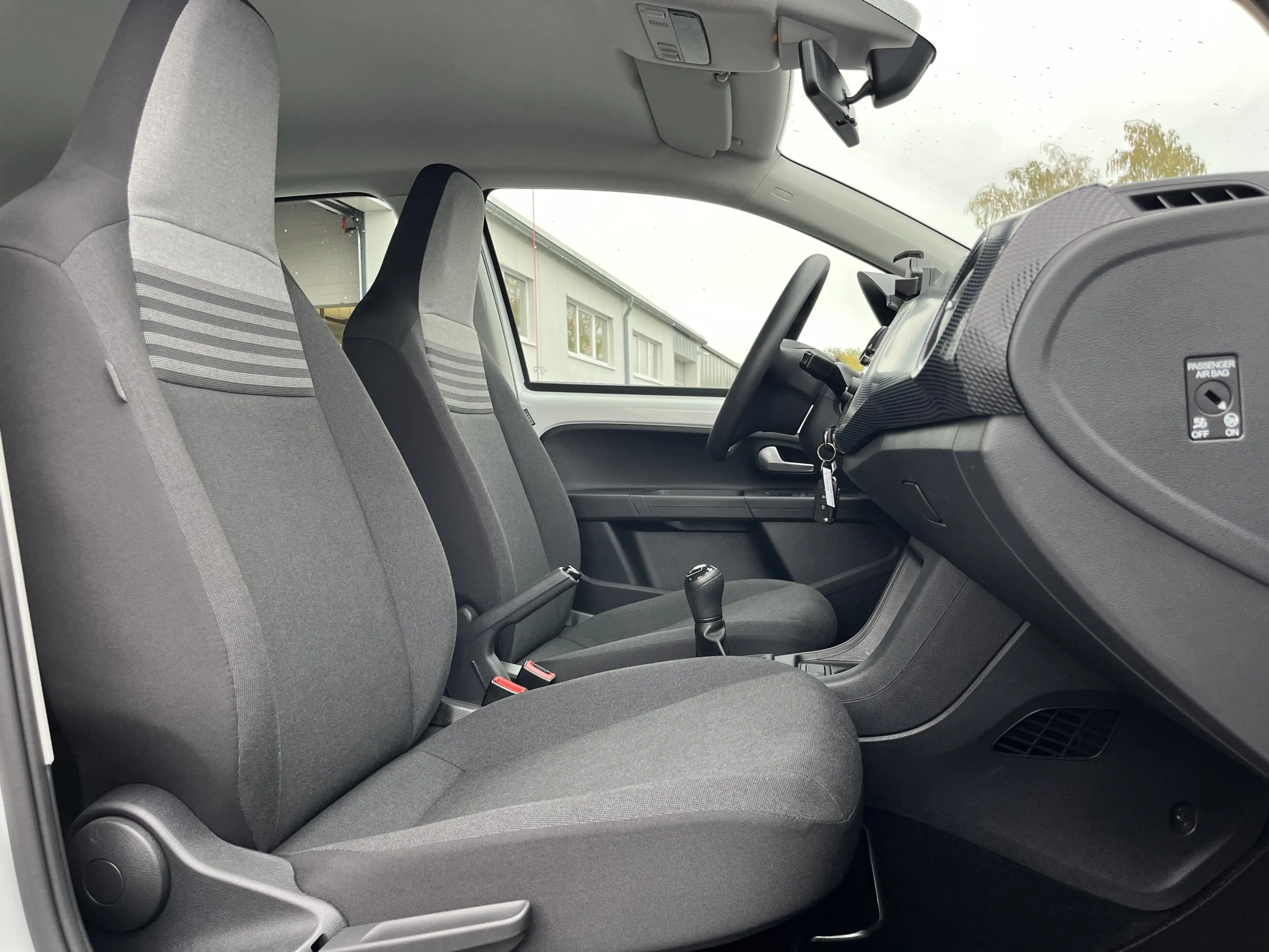Volkswagen up! 1.0 56€ m.20% Anz. move up! SHZ DAB Klima — photo 15
